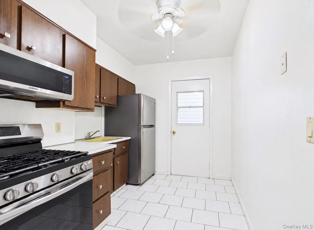 7862 81st Street, New York, NY, 2 Bedroom Bedrooms, 4 Room Rooms,1 BathroomBathrooms,Residential Lease,For Rent,81st,0,1052379 7862 81st Street, New York, NY, 2 Bedroom Bedrooms, 4 Room Rooms,1 BathroomBathrooms,Residential Lease,For Rent,81st,0,1052379
