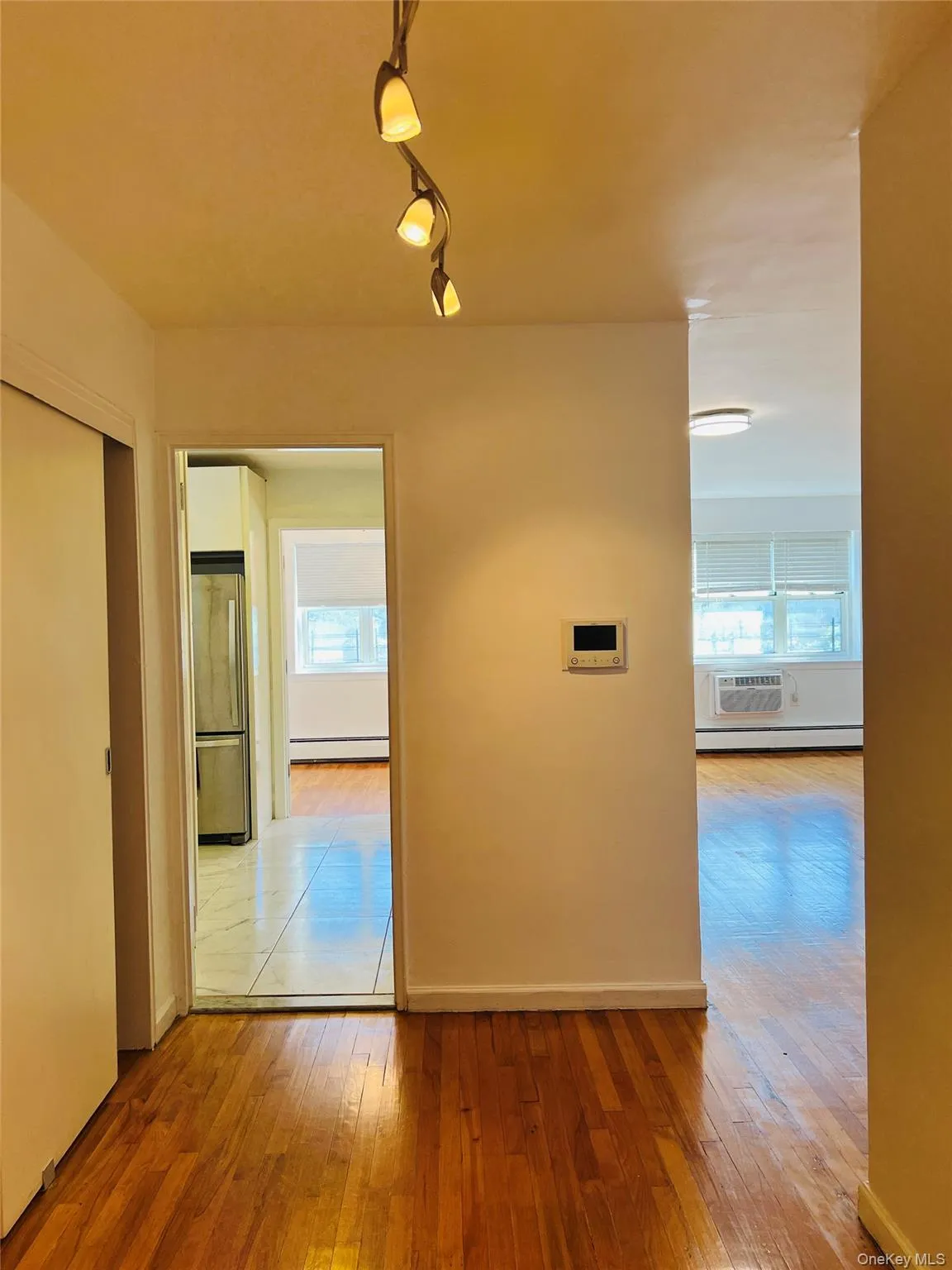 99-10 60th Avenue, New York, NY, 1 Bedroom Bedrooms, 4 Rooms Rooms,1 BathroomBathrooms,Residential,For Rent,60th,0,1052388 99-10 60th Avenue, New York, NY, 1 Bedroom Bedrooms, 4 Rooms Rooms,1 BathroomBathrooms,Residential,For Rent,60th,0,1052388