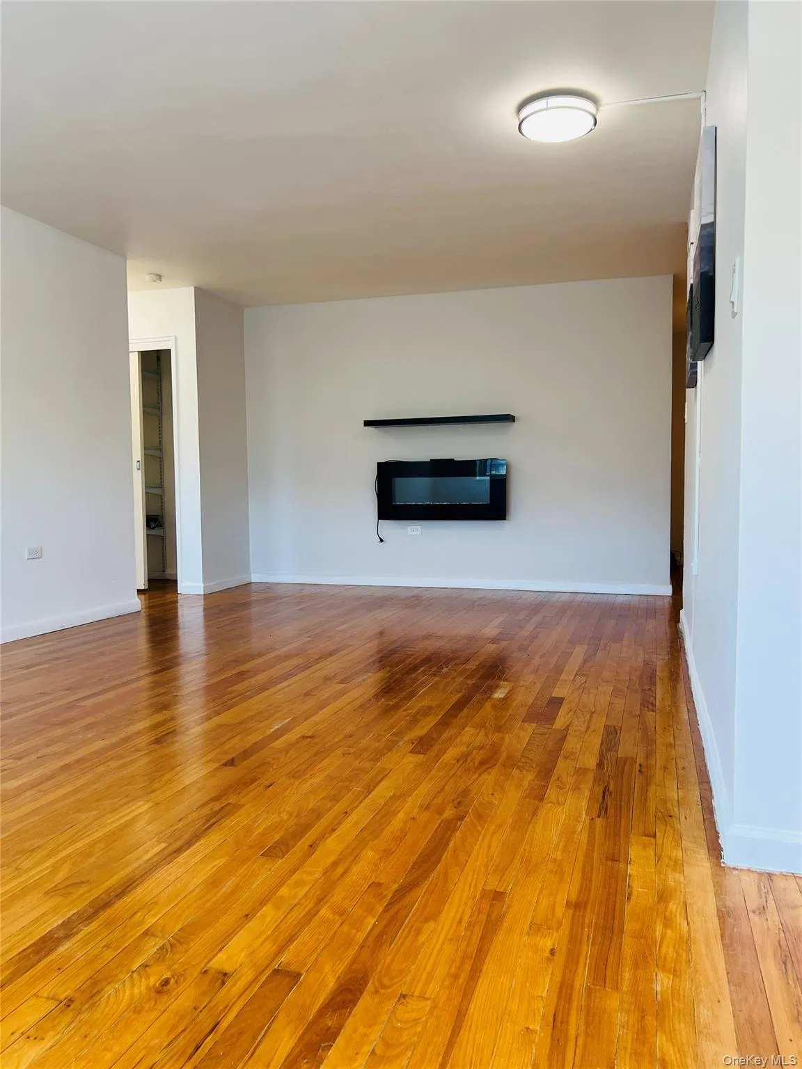 99-10 60th Avenue, New York, NY, 1 Bedroom Bedrooms, 4 Rooms Rooms,1 BathroomBathrooms,Residential,For Rent,60th,0,1052388 99-10 60th Avenue, New York, NY, 1 Bedroom Bedrooms, 4 Rooms Rooms,1 BathroomBathrooms,Residential,For Rent,60th,0,1052388
