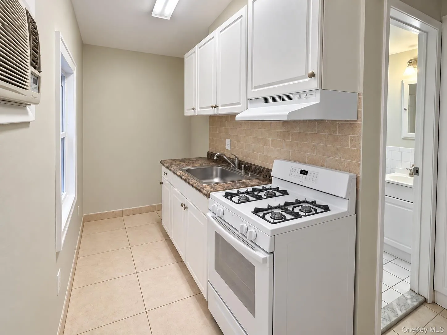 31 Willoughby Place, Islip, NY, 1 Room Rooms,1 BathroomBathrooms,Residential Lease,For Rent,Willoughby,0,1052392 31 Willoughby Place, Islip, NY, 1 Room Rooms,1 BathroomBathrooms,Residential Lease,For Rent,Willoughby,0,1052392