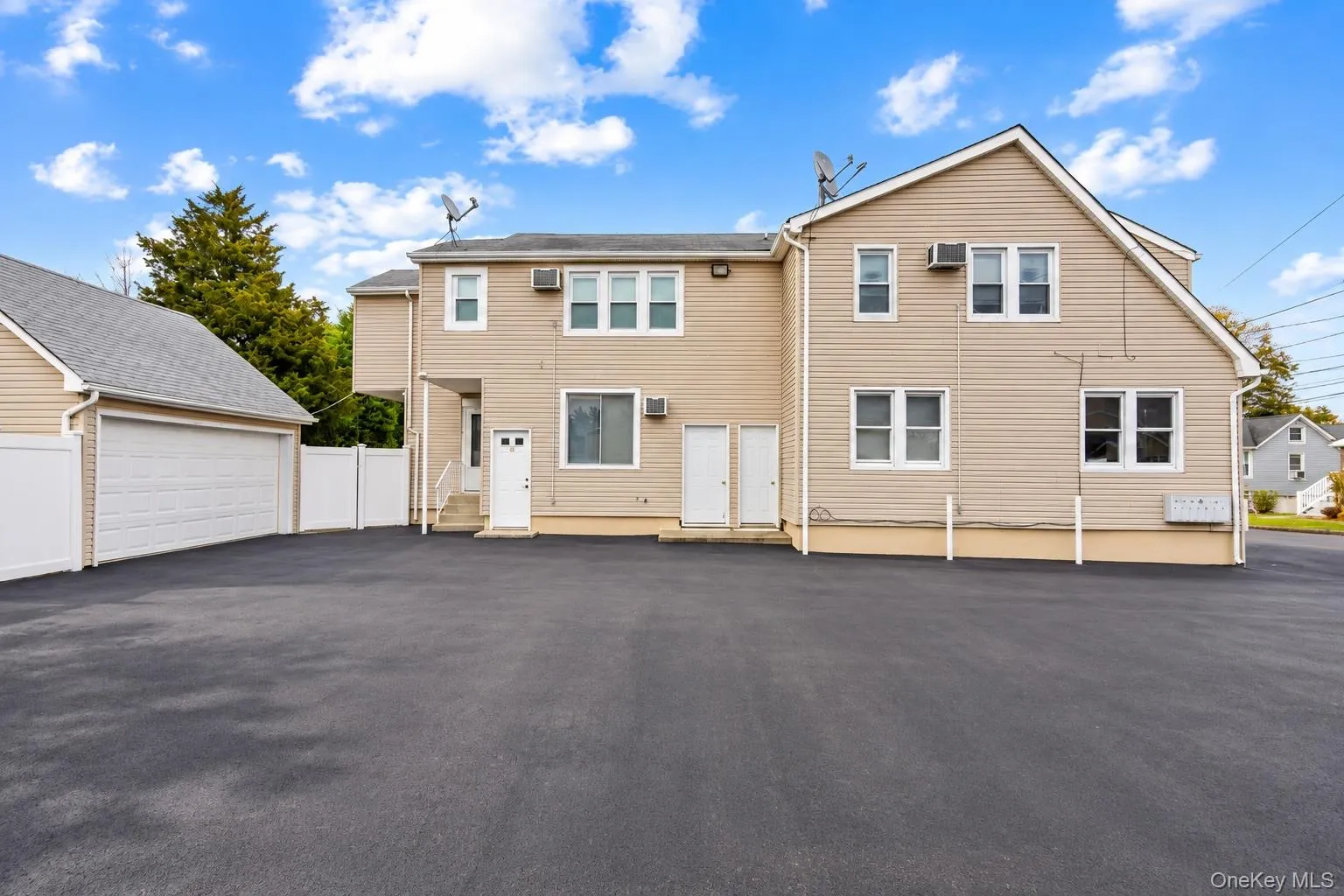 31 Willoughby Place, Islip, NY, 1 Room Rooms,1 BathroomBathrooms,Residential Lease,For Rent,Willoughby,0,1052392 31 Willoughby Place, Islip, NY, 1 Room Rooms,1 BathroomBathrooms,Residential Lease,For Rent,Willoughby,0,1052392