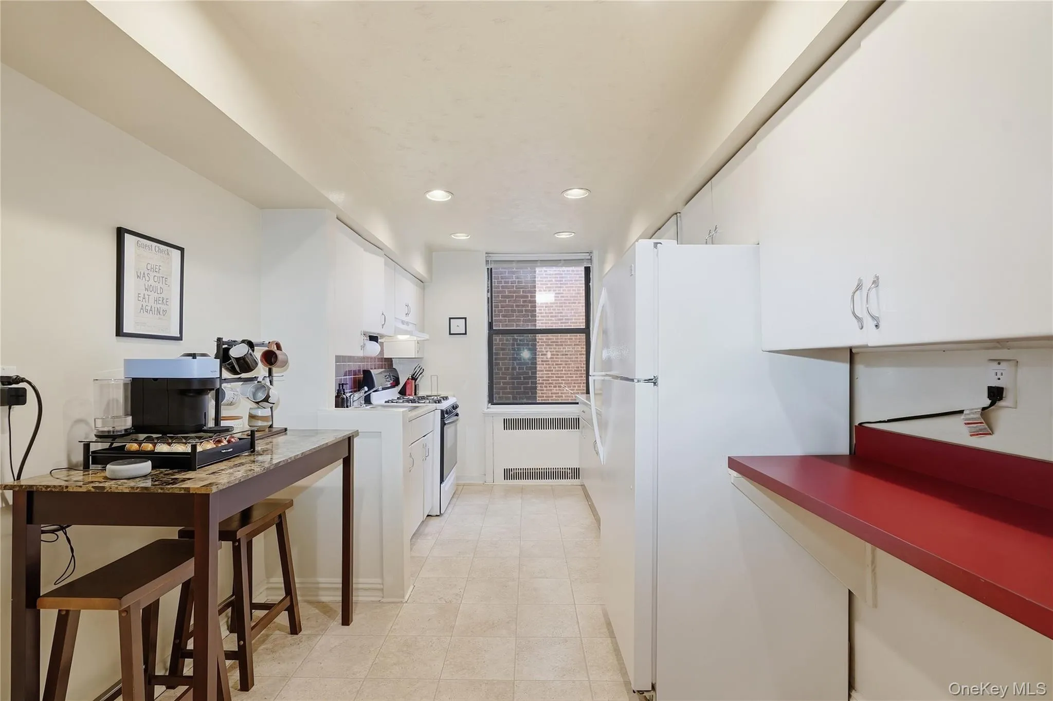 210 Martine Avenue, White Plains, NY, 2 Bedrooms Bedrooms, 4 Rooms Rooms,1 BathroomBathrooms,Residential,For Rent,Martine,0,1052393 210 Martine Avenue, White Plains, NY, 2 Bedrooms Bedrooms, 4 Rooms Rooms,1 BathroomBathrooms,Residential,For Rent,Martine,0,1052393