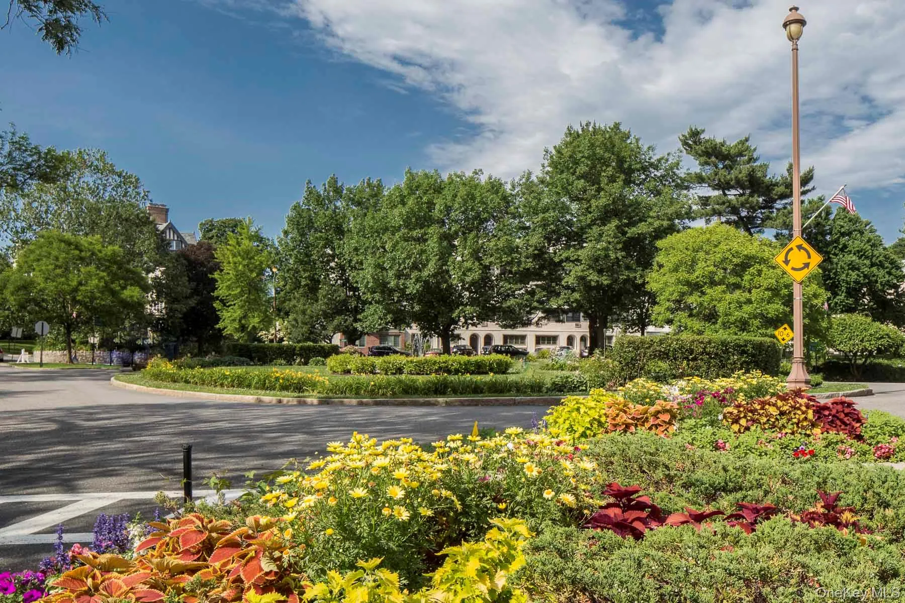 Traffic circle in front of the Presbyterian Hospital Westchester and Studio Arcade Traffic circle in front of the Presbyterian Hospital Westchester and Studio Arcade