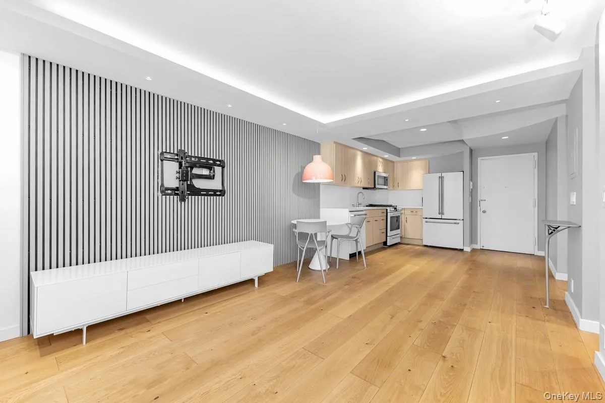 62-54 97th Place, New York, NY, 2 Rooms Rooms,1 BathroomBathrooms,Residential,For Rent,97th,0,1052407 62-54 97th Place, New York, NY, 2 Rooms Rooms,1 BathroomBathrooms,Residential,For Rent,97th,0,1052407