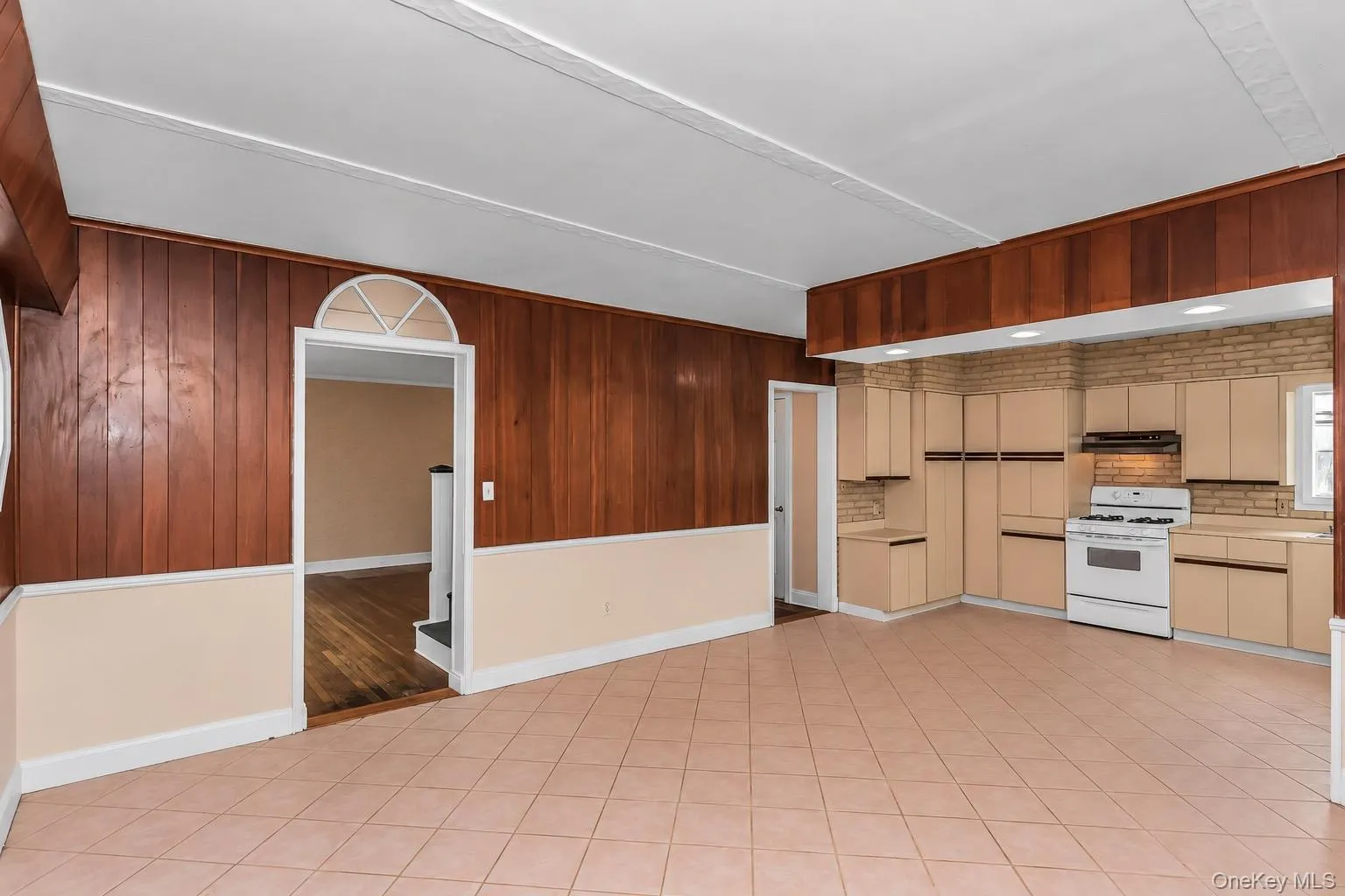 44 Capitol Avenue, North Hempstead, NY, 5 Bedrooms Bedrooms, 11 Rooms Rooms,2 BathroomsBathrooms,Residential,For Rent,Capitol,0,1052409 44 Capitol Avenue, North Hempstead, NY, 5 Bedrooms Bedrooms, 11 Rooms Rooms,2 BathroomsBathrooms,Residential,For Rent,Capitol,0,1052409