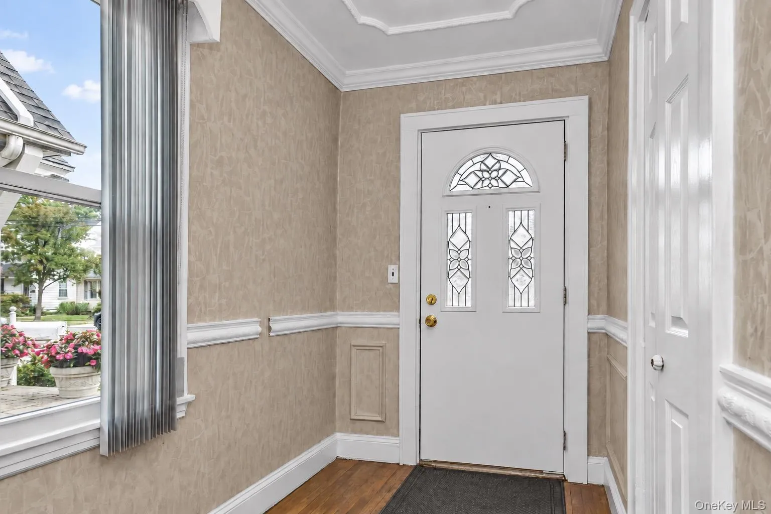 44 Capitol Avenue, North Hempstead, NY, 5 Bedrooms Bedrooms, 11 Rooms Rooms,2 BathroomsBathrooms,Residential,For Rent,Capitol,0,1052409 44 Capitol Avenue, North Hempstead, NY, 5 Bedrooms Bedrooms, 11 Rooms Rooms,2 BathroomsBathrooms,Residential,For Rent,Capitol,0,1052409