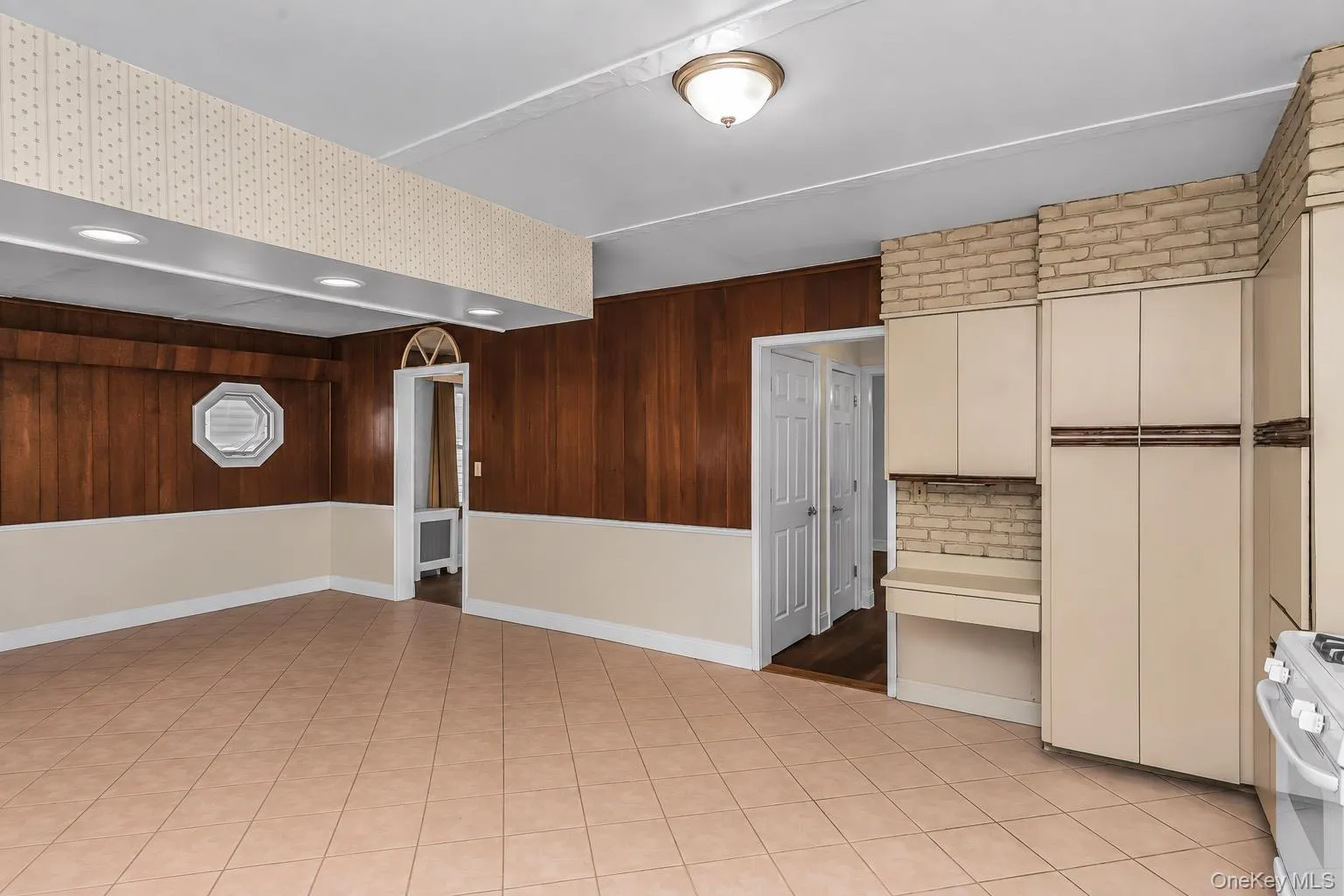 44 Capitol Avenue, North Hempstead, NY, 5 Bedrooms Bedrooms, 11 Rooms Rooms,2 BathroomsBathrooms,Residential,For Rent,Capitol,0,1052409 44 Capitol Avenue, North Hempstead, NY, 5 Bedrooms Bedrooms, 11 Rooms Rooms,2 BathroomsBathrooms,Residential,For Rent,Capitol,0,1052409
