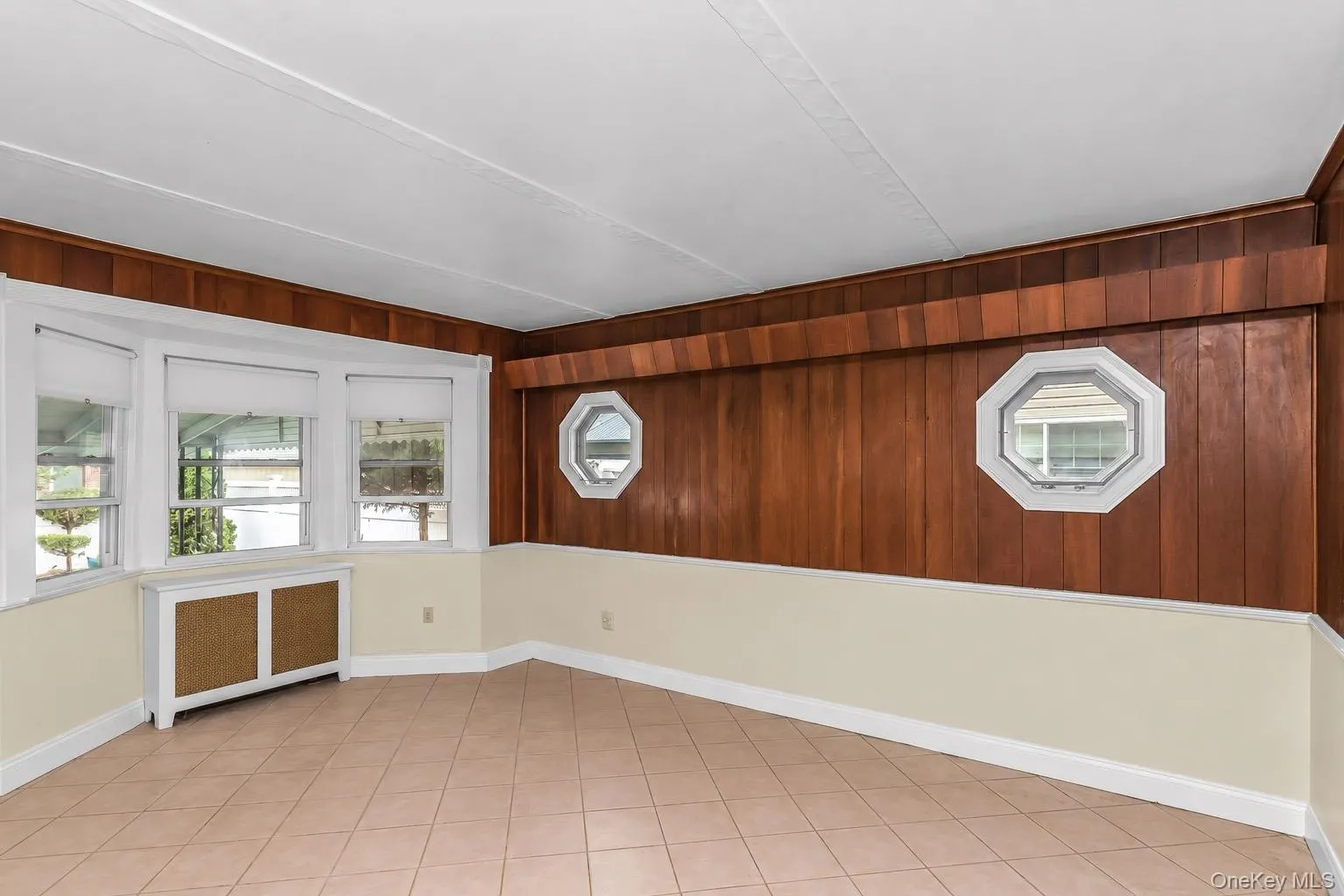 44 Capitol Avenue, North Hempstead, NY, 5 Bedrooms Bedrooms, 11 Rooms Rooms,2 BathroomsBathrooms,Residential,For Rent,Capitol,0,1052409 44 Capitol Avenue, North Hempstead, NY, 5 Bedrooms Bedrooms, 11 Rooms Rooms,2 BathroomsBathrooms,Residential,For Rent,Capitol,0,1052409