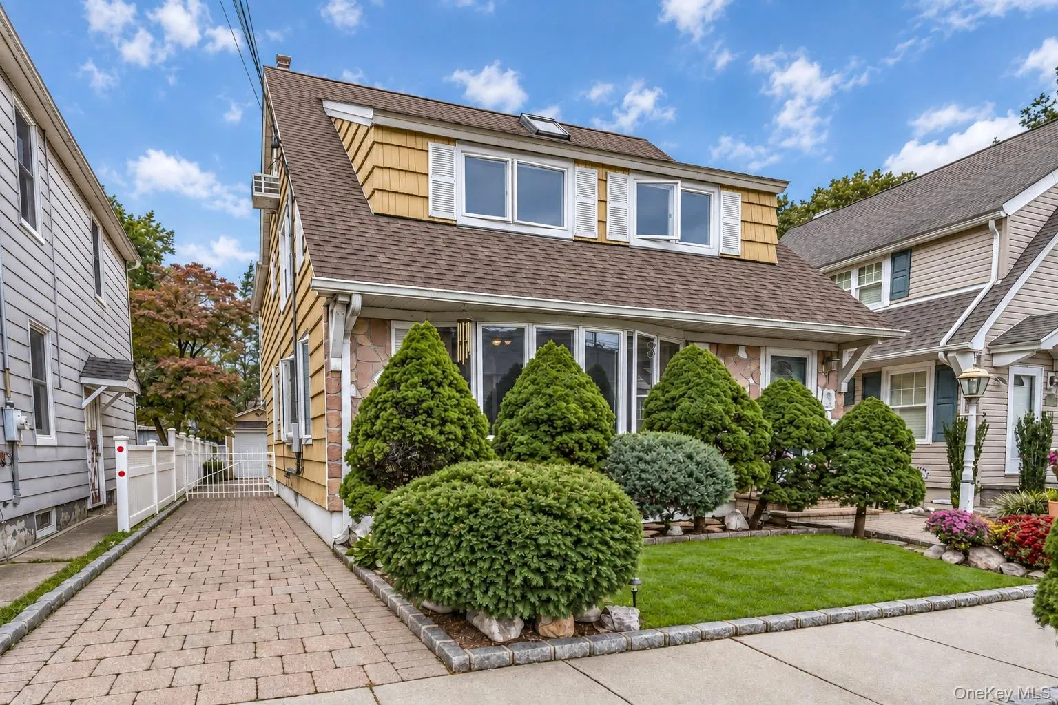 44 Capitol Avenue, North Hempstead, NY, 5 Bedrooms Bedrooms, 11 Rooms Rooms,2 BathroomsBathrooms,Residential,For Rent,Capitol,0,1052409 44 Capitol Avenue, North Hempstead, NY, 5 Bedrooms Bedrooms, 11 Rooms Rooms,2 BathroomsBathrooms,Residential,For Rent,Capitol,0,1052409