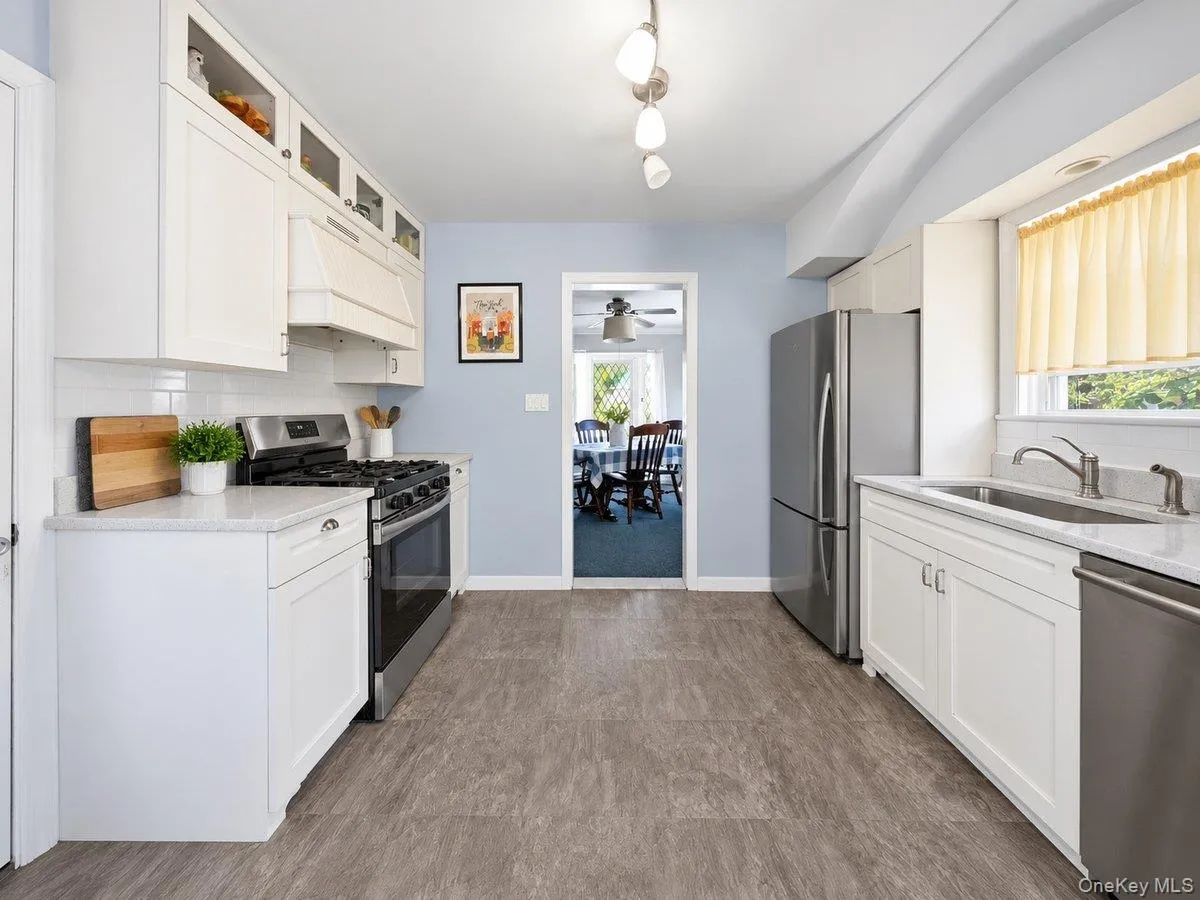 26 Huntington Drive, Yonkers, NY, 2 Bedrooms Bedrooms, 10 Rooms Rooms,1 BathroomBathrooms,Residential,For Rent,Huntington,0,1052417 26 Huntington Drive, Yonkers, NY, 2 Bedrooms Bedrooms, 10 Rooms Rooms,1 BathroomBathrooms,Residential,For Rent,Huntington,0,1052417