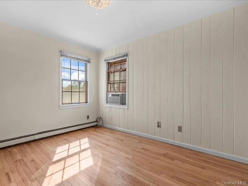 39 12th Avenue, Oyster Bay, NY, 3 Bedrooms Bedrooms, 6 Rooms Rooms,1 BathroomBathrooms,Residential,For Rent,12th,0,1052419 39 12th Avenue, Oyster Bay, NY, 3 Bedrooms Bedrooms, 6 Rooms Rooms,1 BathroomBathrooms,Residential,For Rent,12th,0,1052419