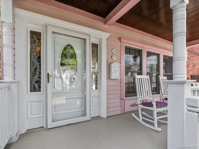 39 12th Avenue, Oyster Bay, NY, 3 Bedrooms Bedrooms, 6 Rooms Rooms,1 BathroomBathrooms,Residential,For Rent,12th,0,1052419 39 12th Avenue, Oyster Bay, NY, 3 Bedrooms Bedrooms, 6 Rooms Rooms,1 BathroomBathrooms,Residential,For Rent,12th,0,1052419