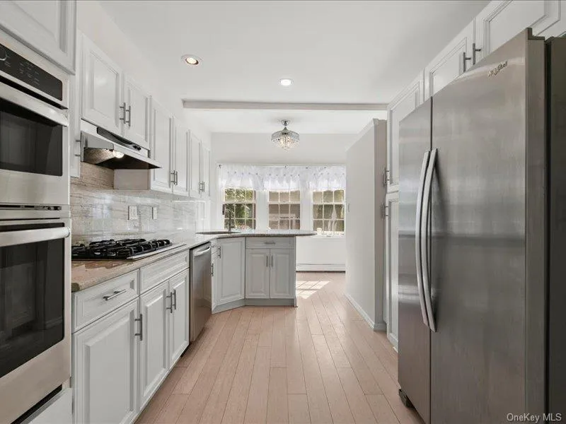 39 12th Avenue, Oyster Bay, NY, 3 Bedrooms Bedrooms, 6 Rooms Rooms,1 BathroomBathrooms,Residential,For Rent,12th,0,1052419 39 12th Avenue, Oyster Bay, NY, 3 Bedrooms Bedrooms, 6 Rooms Rooms,1 BathroomBathrooms,Residential,For Rent,12th,0,1052419