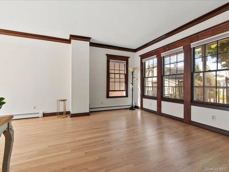 39 12th Avenue, Oyster Bay, NY, 3 Bedrooms Bedrooms, 6 Rooms Rooms,1 BathroomBathrooms,Residential,For Rent,12th,0,1052419 39 12th Avenue, Oyster Bay, NY, 3 Bedrooms Bedrooms, 6 Rooms Rooms,1 BathroomBathrooms,Residential,For Rent,12th,0,1052419