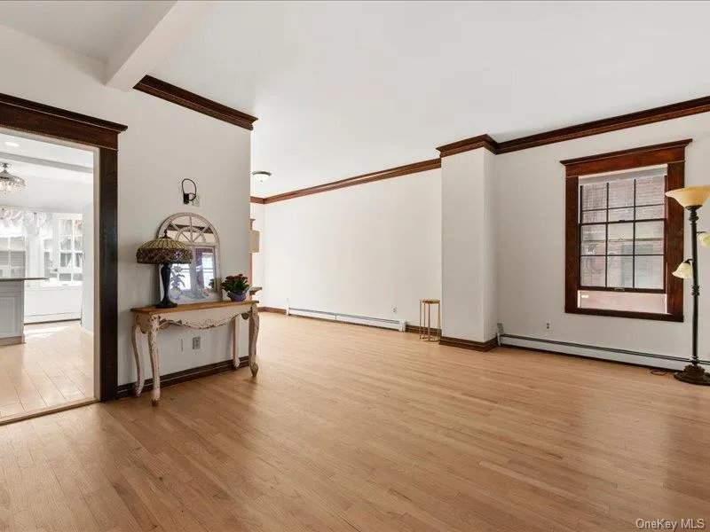 39 12th Avenue, Oyster Bay, NY, 3 Bedrooms Bedrooms, 6 Rooms Rooms,1 BathroomBathrooms,Residential,For Rent,12th,0,1052419 39 12th Avenue, Oyster Bay, NY, 3 Bedrooms Bedrooms, 6 Rooms Rooms,1 BathroomBathrooms,Residential,For Rent,12th,0,1052419