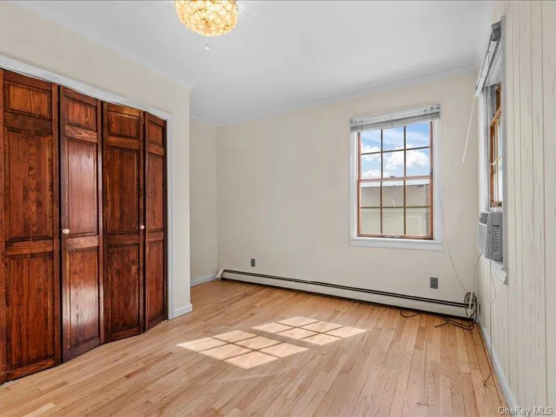 39 12th Avenue, Oyster Bay, NY, 3 Bedrooms Bedrooms, 6 Rooms Rooms,1 BathroomBathrooms,Residential,For Rent,12th,0,1052419 39 12th Avenue, Oyster Bay, NY, 3 Bedrooms Bedrooms, 6 Rooms Rooms,1 BathroomBathrooms,Residential,For Rent,12th,0,1052419