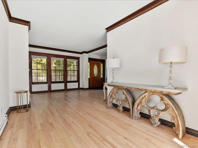 39 12th Avenue, Oyster Bay, NY, 3 Bedrooms Bedrooms, 6 Rooms Rooms,1 BathroomBathrooms,Residential,For Rent,12th,0,1052419 39 12th Avenue, Oyster Bay, NY, 3 Bedrooms Bedrooms, 6 Rooms Rooms,1 BathroomBathrooms,Residential,For Rent,12th,0,1052419