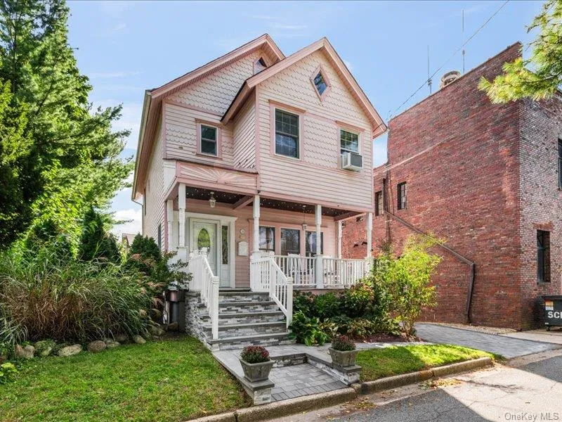 39 12th Avenue, Oyster Bay, NY, 3 Bedrooms Bedrooms, 6 Rooms Rooms,1 BathroomBathrooms,Residential,For Rent,12th,0,1052419 39 12th Avenue, Oyster Bay, NY, 3 Bedrooms Bedrooms, 6 Rooms Rooms,1 BathroomBathrooms,Residential,For Rent,12th,0,1052419