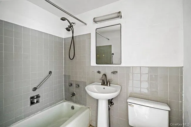 62 Townhouse Road, Huntington, NY, 2 Bedrooms Bedrooms, 4 Rooms Rooms,1 BathroomBathrooms,Residential,For Rent,Townhouse,0,1052423 62 Townhouse Road, Huntington, NY, 2 Bedrooms Bedrooms, 4 Rooms Rooms,1 BathroomBathrooms,Residential,For Rent,Townhouse,0,1052423
