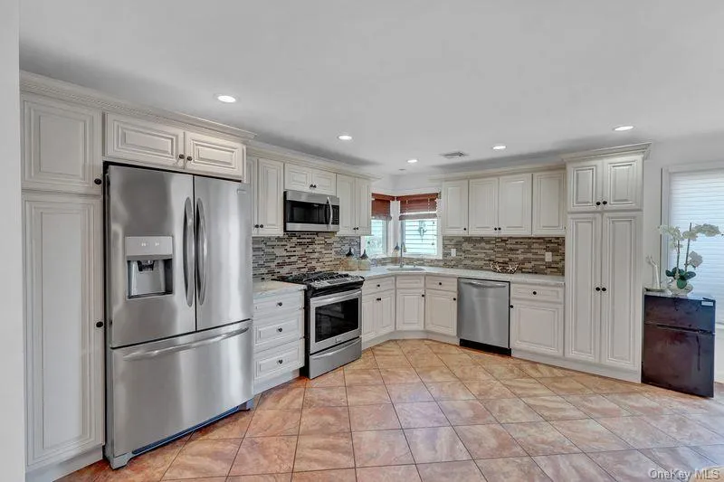 13 Barry Road, Babylon, NY, 2 Bedrooms Bedrooms, 6 Rooms Rooms,1 BathroomBathrooms,Residential,For Rent,Barry,0,1052424 13 Barry Road, Babylon, NY, 2 Bedrooms Bedrooms, 6 Rooms Rooms,1 BathroomBathrooms,Residential,For Rent,Barry,0,1052424