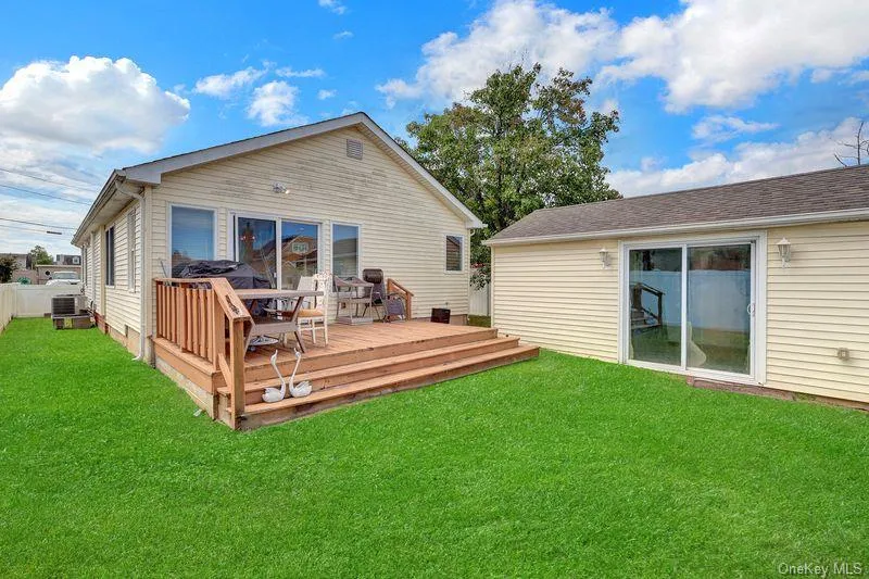 13 Barry Road, Babylon, NY, 2 Bedrooms Bedrooms, 6 Rooms Rooms,1 BathroomBathrooms,Residential,For Rent,Barry,0,1052424 13 Barry Road, Babylon, NY, 2 Bedrooms Bedrooms, 6 Rooms Rooms,1 BathroomBathrooms,Residential,For Rent,Barry,0,1052424