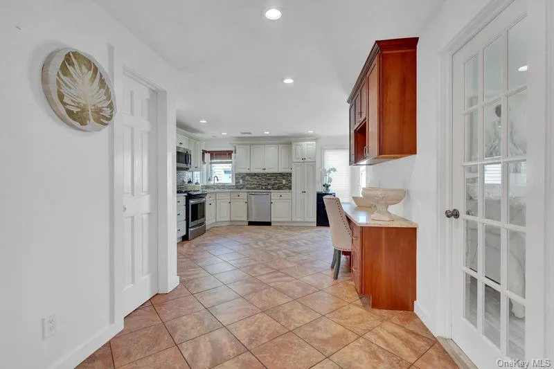 13 Barry Road, Babylon, NY, 2 Bedrooms Bedrooms, 6 Rooms Rooms,1 BathroomBathrooms,Residential,For Rent,Barry,0,1052424 13 Barry Road, Babylon, NY, 2 Bedrooms Bedrooms, 6 Rooms Rooms,1 BathroomBathrooms,Residential,For Rent,Barry,0,1052424