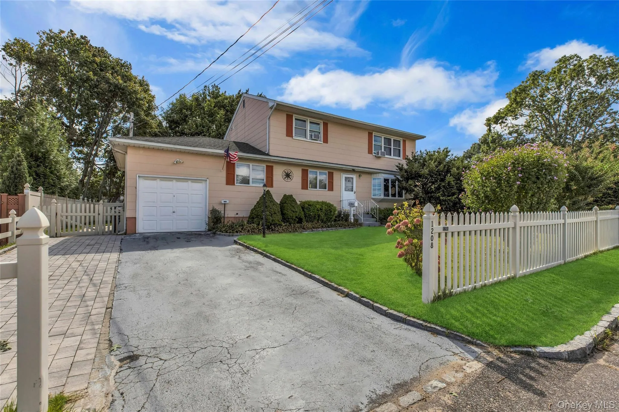 1208 America Avenue, West Babylon, NY, 5 Bedrooms Bedrooms, 10 Rooms Rooms,2 BathroomsBathrooms,Residential,For Rent,America,0,1052441 1208 America Avenue, West Babylon, NY, 5 Bedrooms Bedrooms, 10 Rooms Rooms,2 BathroomsBathrooms,Residential,For Rent,America,0,1052441
