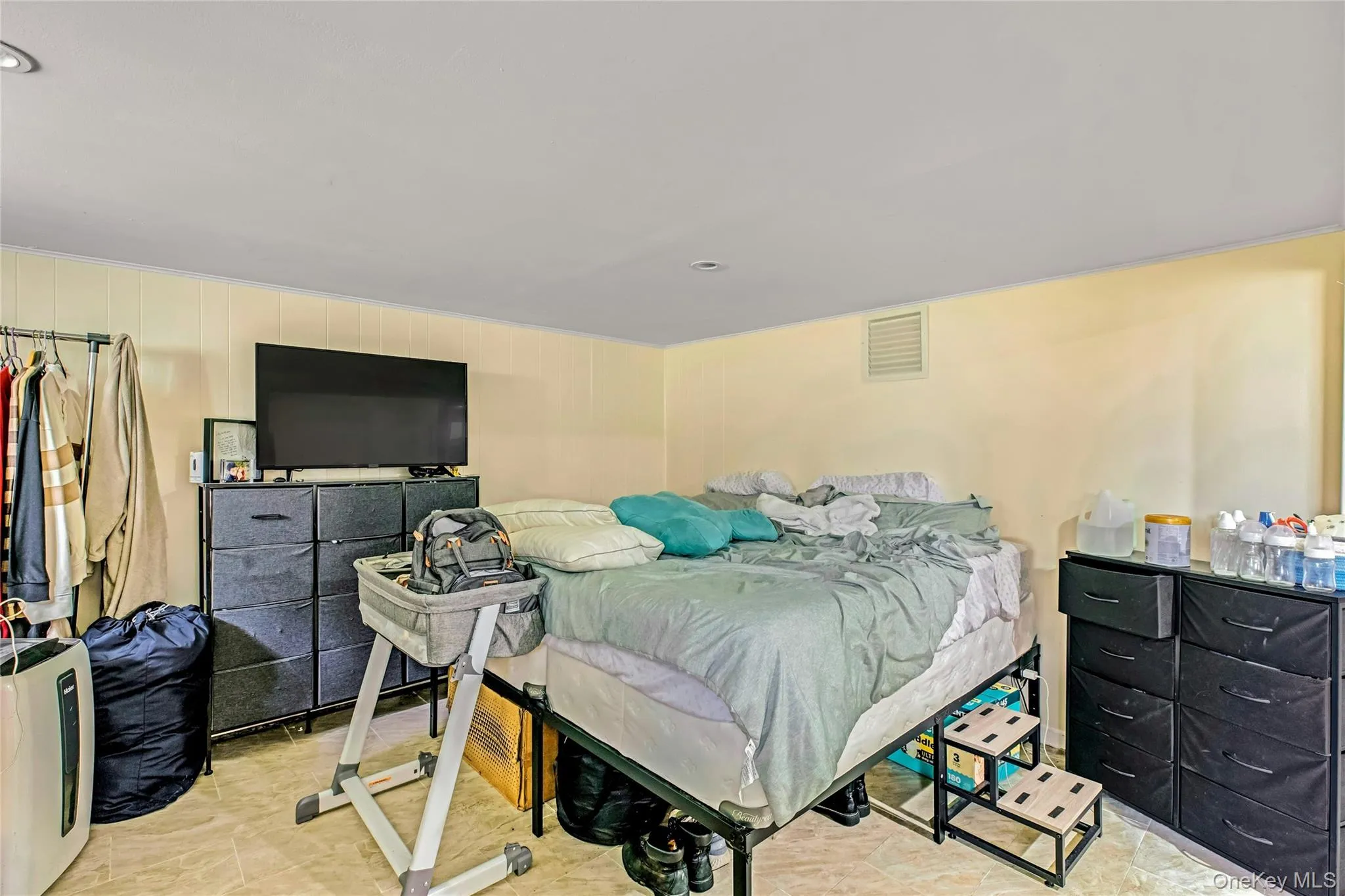 1208 America Avenue, West Babylon, NY, 5 Bedrooms Bedrooms, 10 Rooms Rooms,2 BathroomsBathrooms,Residential,For Rent,America,0,1052441 1208 America Avenue, West Babylon, NY, 5 Bedrooms Bedrooms, 10 Rooms Rooms,2 BathroomsBathrooms,Residential,For Rent,America,0,1052441