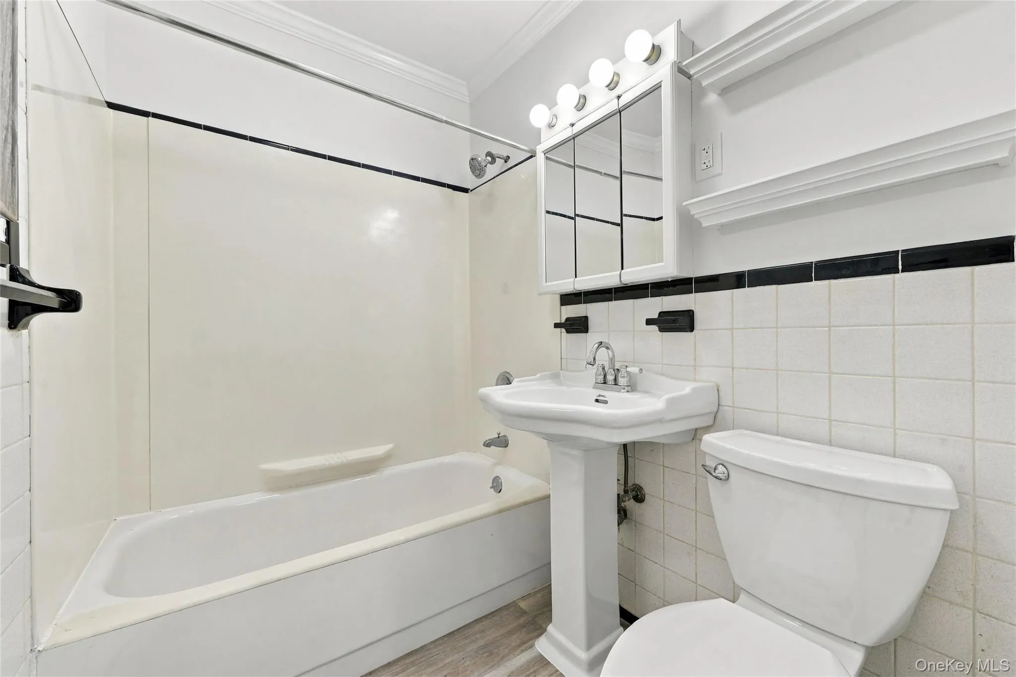 125 Fire Island Avenue, Babylon, NY , With , 1 Bedroom , and , 4 Room , 1 Bathroom , For , Residential Lease , For Rent , 1052443 , MLSID,1052443 125 Fire Island Avenue, Babylon, NY , With , 1 Bedroom , and , 4 Room , 1 Bathroom , For , Residential Lease , For Rent , 1052443 , MLSID,1052443