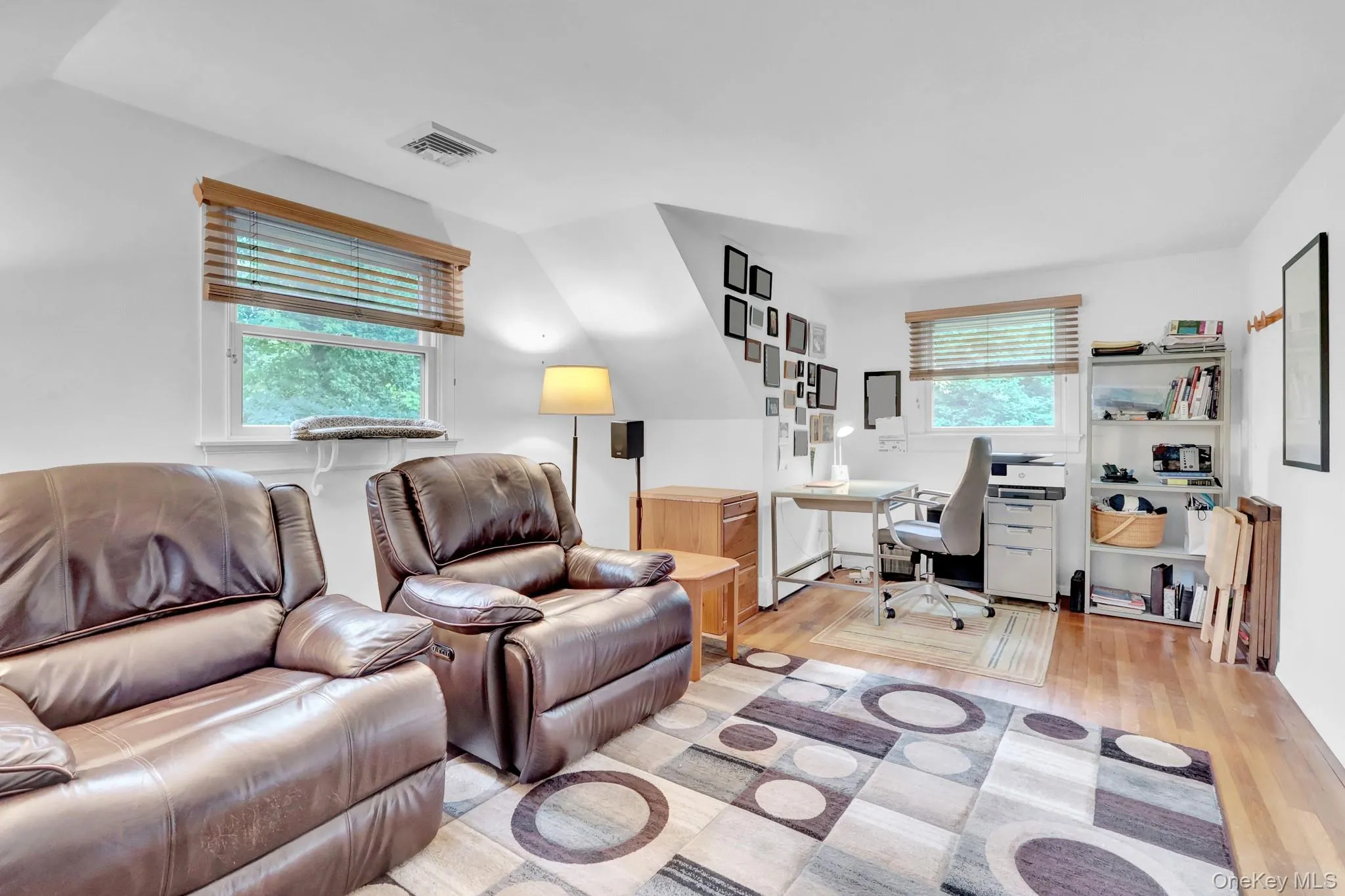 Upstairs bedroom or den Upstairs bedroom or den