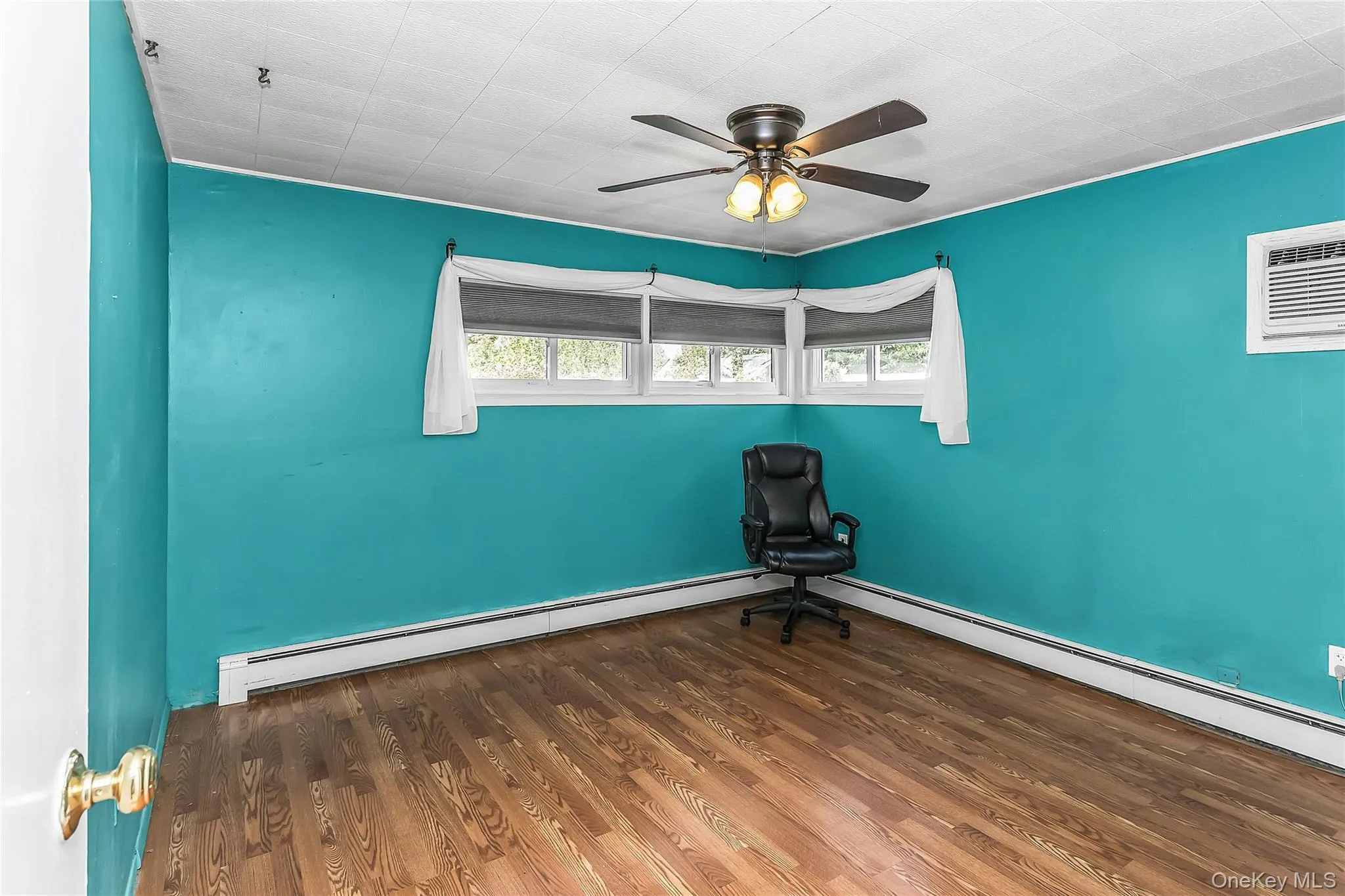 30 Cable Lane, Oyster Bay, NY, 4 Bedrooms Bedrooms, 7 Rooms Rooms,2 BathroomsBathrooms,Residential,For Rent,Cable,0,1052449 30 Cable Lane, Oyster Bay, NY, 4 Bedrooms Bedrooms, 7 Rooms Rooms,2 BathroomsBathrooms,Residential,For Rent,Cable,0,1052449