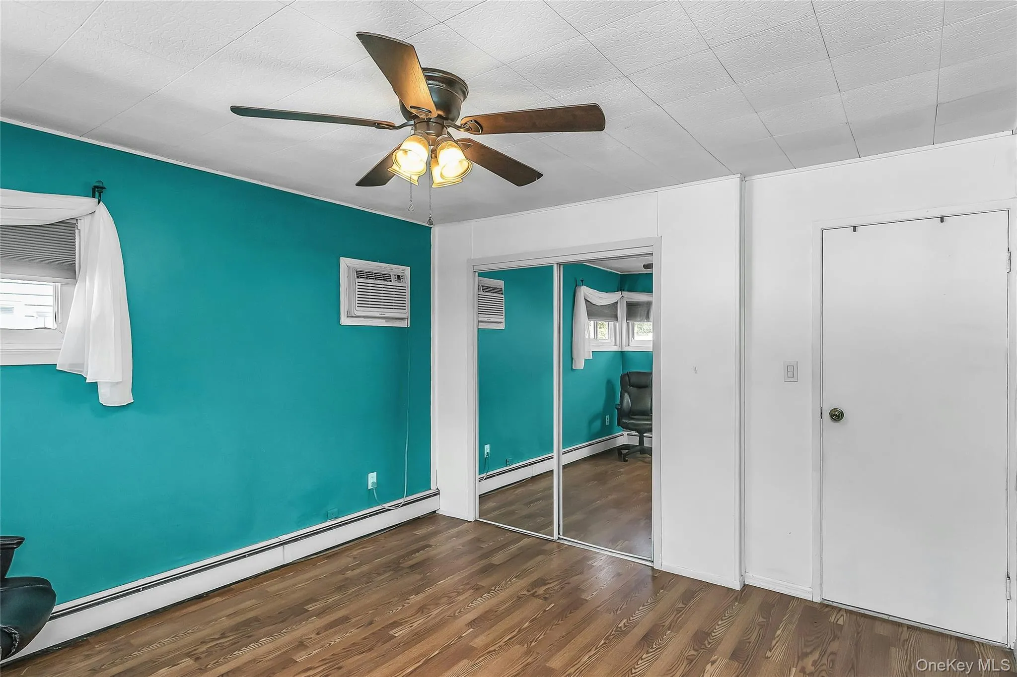 30 Cable Lane, Oyster Bay, NY, 4 Bedrooms Bedrooms, 7 Rooms Rooms,2 BathroomsBathrooms,Residential,For Rent,Cable,0,1052449 30 Cable Lane, Oyster Bay, NY, 4 Bedrooms Bedrooms, 7 Rooms Rooms,2 BathroomsBathrooms,Residential,For Rent,Cable,0,1052449