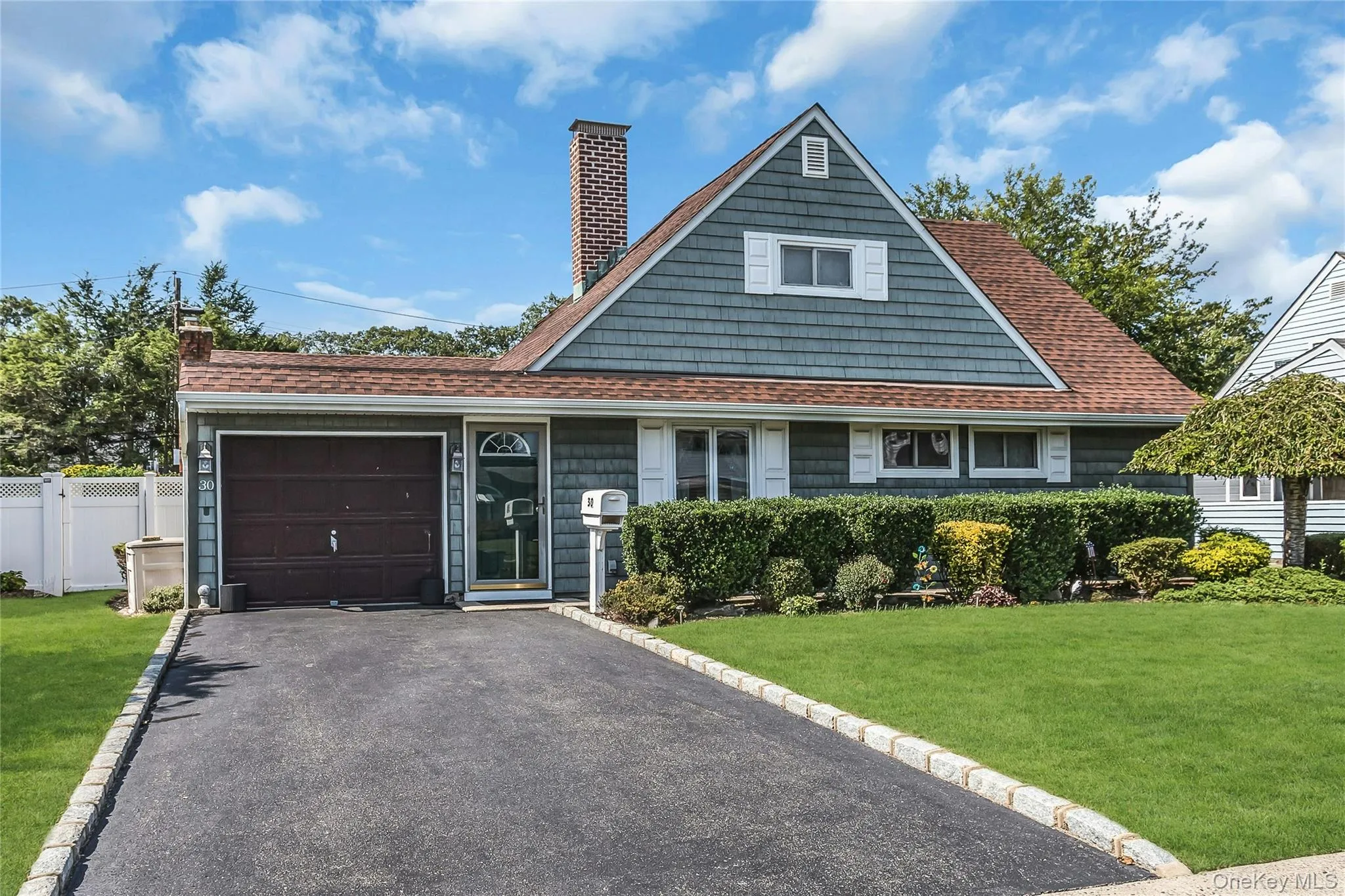 30 Cable Lane, Oyster Bay, NY, 4 Bedrooms Bedrooms, 7 Rooms Rooms,2 BathroomsBathrooms,Residential,For Rent,Cable,0,1052449 30 Cable Lane, Oyster Bay, NY, 4 Bedrooms Bedrooms, 7 Rooms Rooms,2 BathroomsBathrooms,Residential,For Rent,Cable,0,1052449