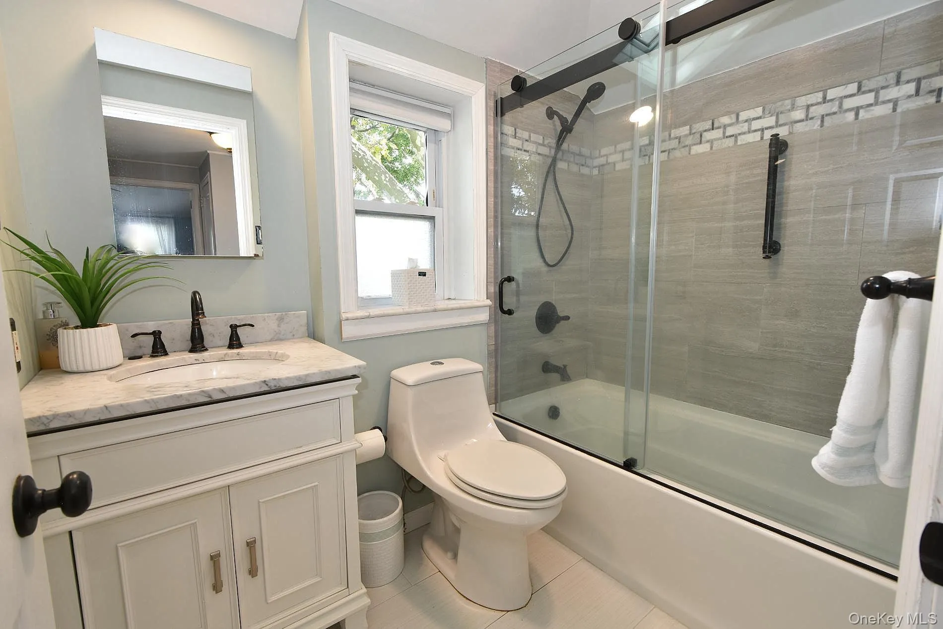 10 Alton Court, Hempstead, NY, 3 Bedrooms Bedrooms, 7 Rooms Rooms,1 BathroomBathrooms,Residential,For Rent,Alton,0,1052450 10 Alton Court, Hempstead, NY, 3 Bedrooms Bedrooms, 7 Rooms Rooms,1 BathroomBathrooms,Residential,For Rent,Alton,0,1052450