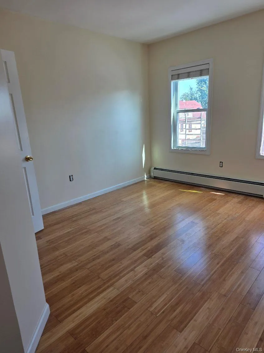 102-16 Park Ln S, New York, NY, 3 Bedroom Bedrooms, 4 Room Rooms,1 BathroomBathrooms,Residential Lease,For Rent,Park Ln S,0,1052456 102-16 Park Ln S, New York, NY, 3 Bedroom Bedrooms, 4 Room Rooms,1 BathroomBathrooms,Residential Lease,For Rent,Park Ln S,0,1052456