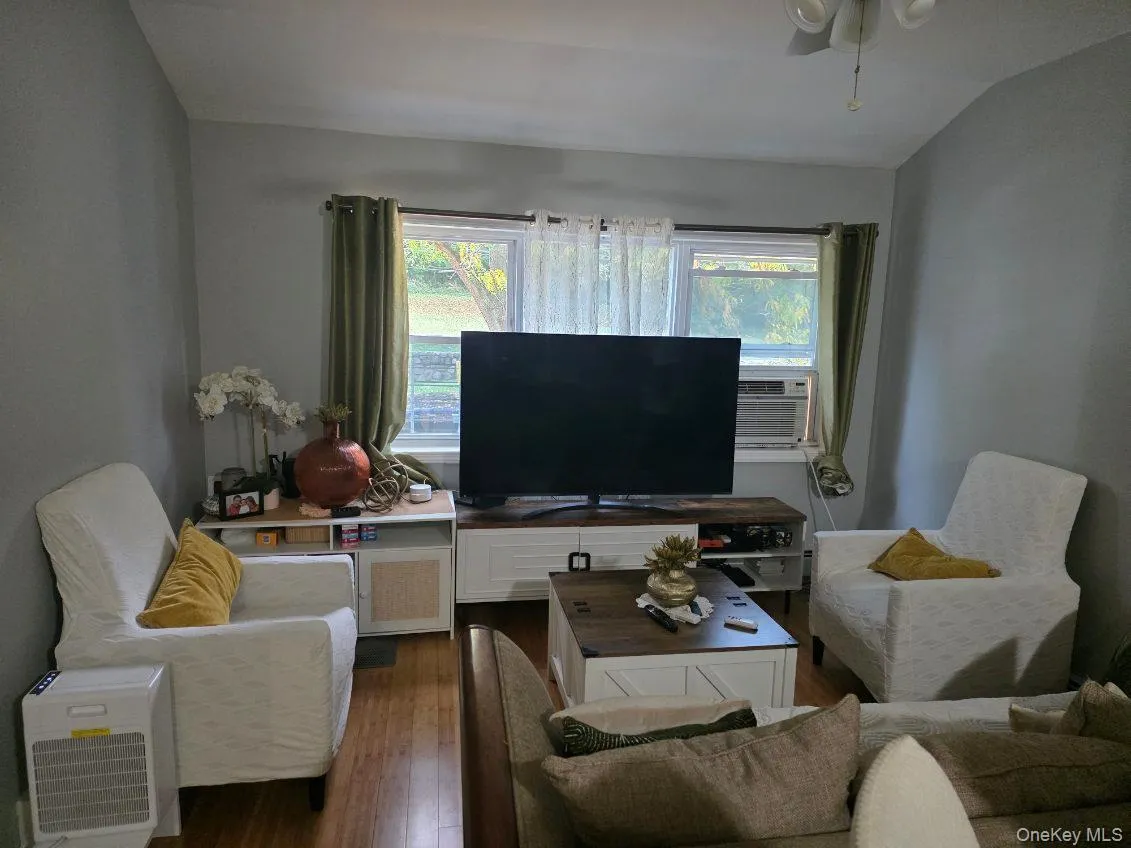 102-16 Park Ln S, New York, NY , With , 3 Bedroom , and , 7 Room , 1 Bathroom , For , Residential Lease , For Rent , 1052456 , MLSID,1052456 102-16 Park Ln S, New York, NY , With , 3 Bedroom , and , 7 Room , 1 Bathroom , For , Residential Lease , For Rent , 1052456 , MLSID,1052456