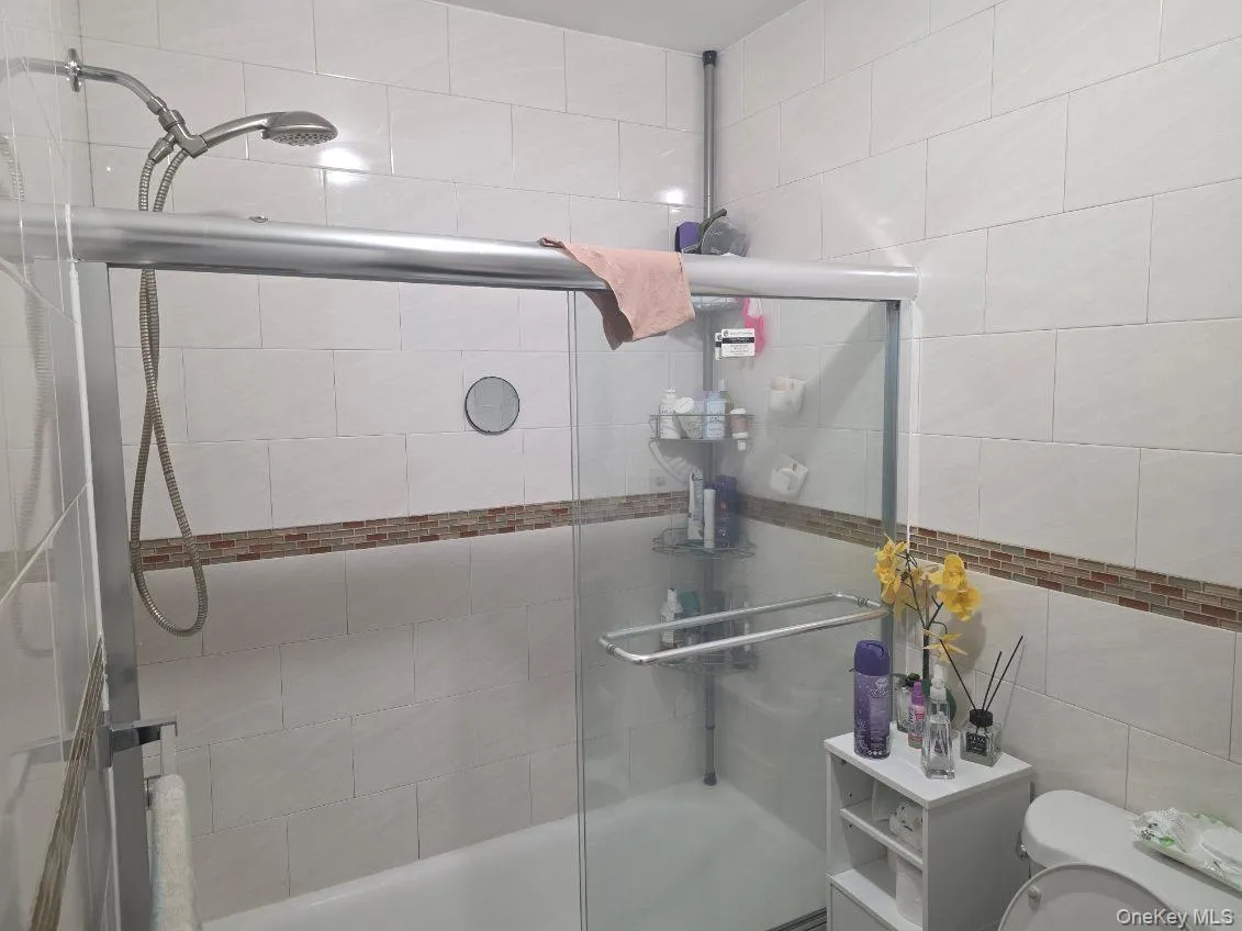 102-16 Park Ln S, New York, NY , With , 3 Bedroom , and , 7 Room , 1 Bathroom , For , Residential Lease , For Rent , 1052456 , MLSID,1052456 102-16 Park Ln S, New York, NY , With , 3 Bedroom , and , 7 Room , 1 Bathroom , For , Residential Lease , For Rent , 1052456 , MLSID,1052456