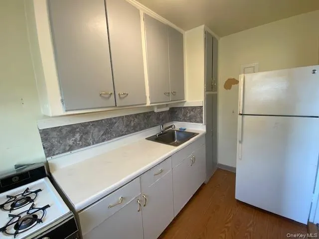 245-39 77th Crescent, New York, NY, 1 Bedroom Bedrooms, 4 Rooms Rooms,1 BathroomBathrooms,Residential,For Rent,77th,0,1052457 245-39 77th Crescent, New York, NY, 1 Bedroom Bedrooms, 4 Rooms Rooms,1 BathroomBathrooms,Residential,For Rent,77th,0,1052457