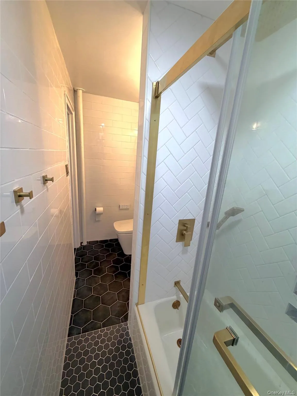 22-27 76th Street, New York, NY, 1 Bedroom Bedrooms, 4 Rooms Rooms,1 BathroomBathrooms,Residential,For Rent,76th,0,1052458 22-27 76th Street, New York, NY, 1 Bedroom Bedrooms, 4 Rooms Rooms,1 BathroomBathrooms,Residential,For Rent,76th,0,1052458