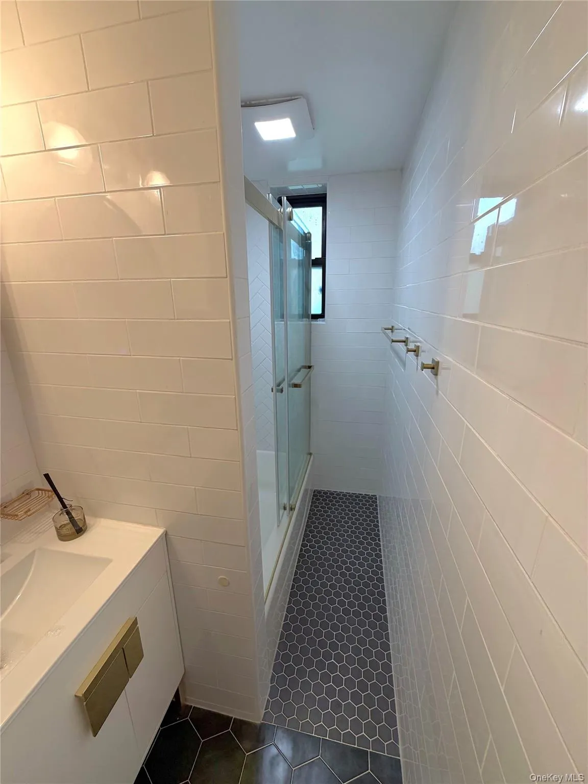 22-27 76th Street, New York, NY, 1 Bedroom Bedrooms, 4 Rooms Rooms,1 BathroomBathrooms,Residential,For Rent,76th,0,1052458 22-27 76th Street, New York, NY, 1 Bedroom Bedrooms, 4 Rooms Rooms,1 BathroomBathrooms,Residential,For Rent,76th,0,1052458