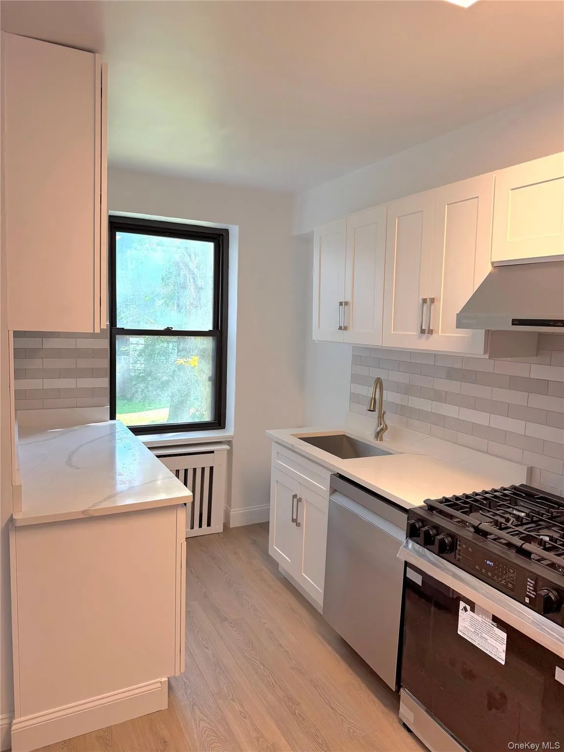 22-27 76th Street, New York, NY, 1 Bedroom Bedrooms, 4 Rooms Rooms,1 BathroomBathrooms,Residential,For Rent,76th,0,1052458 22-27 76th Street, New York, NY, 1 Bedroom Bedrooms, 4 Rooms Rooms,1 BathroomBathrooms,Residential,For Rent,76th,0,1052458