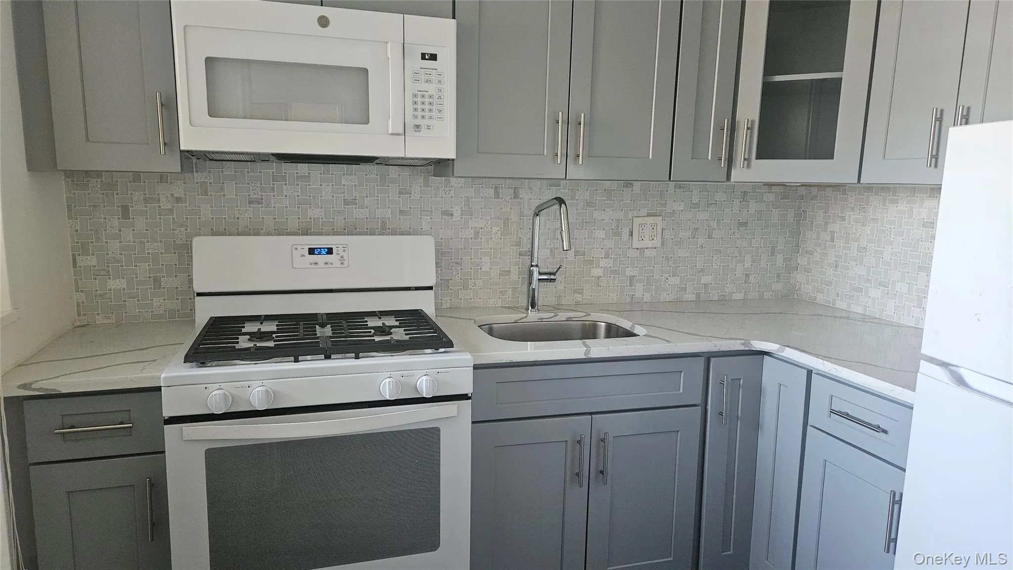 97-37 63rd Road, New York, NY, 1 Bedroom Bedrooms, 3 Rooms Rooms,1 BathroomBathrooms,Residential,For Rent,63rd,0,1052471 97-37 63rd Road, New York, NY, 1 Bedroom Bedrooms, 3 Rooms Rooms,1 BathroomBathrooms,Residential,For Rent,63rd,0,1052471