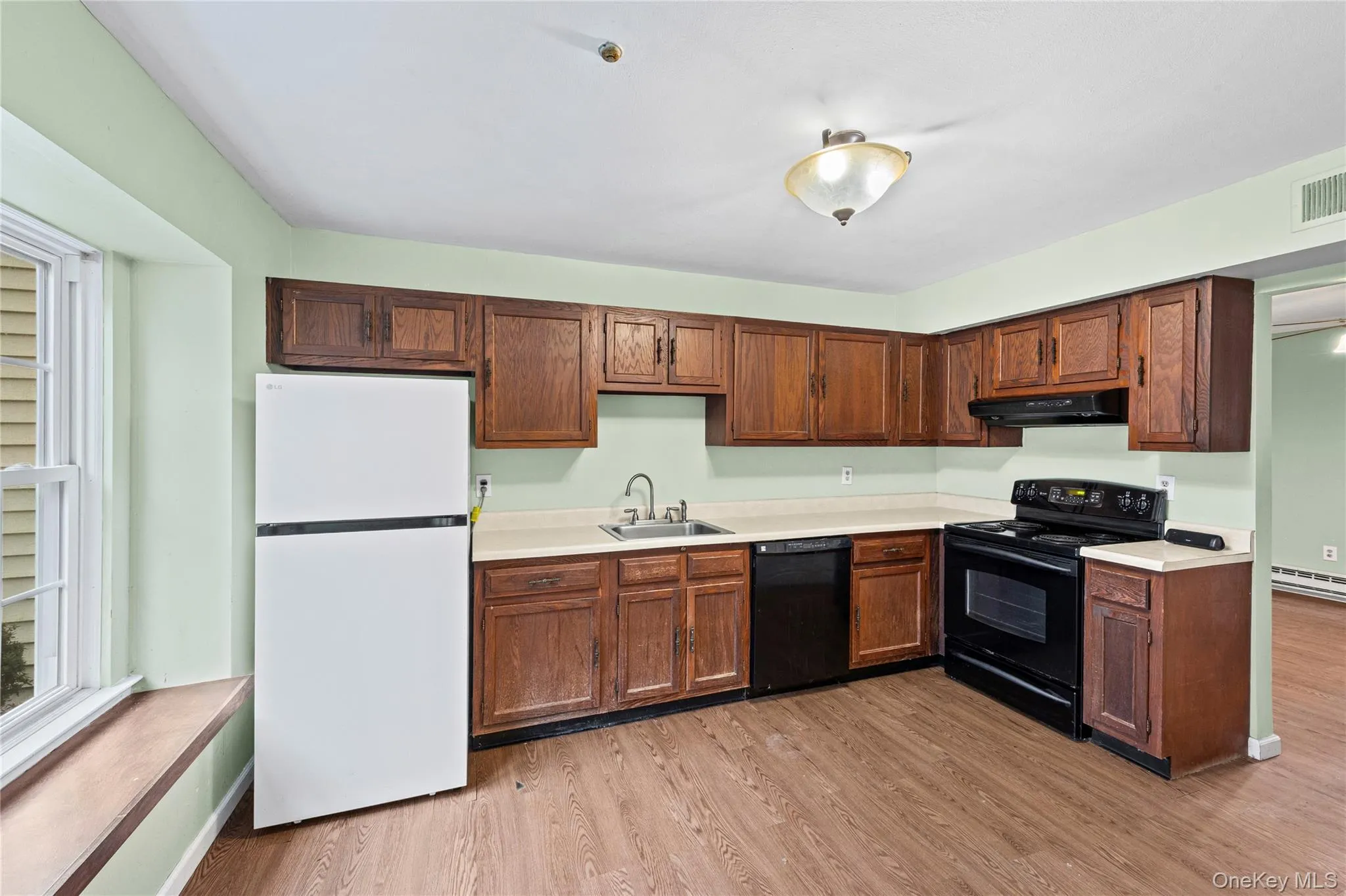 4 Lexington Court, Brookhaven, NY, 3 Bedrooms Bedrooms, 6 Rooms Rooms,1 BathroomBathrooms,Residential,For Rent,Lexington,0,1052476 4 Lexington Court, Brookhaven, NY, 3 Bedrooms Bedrooms, 6 Rooms Rooms,1 BathroomBathrooms,Residential,For Rent,Lexington,0,1052476