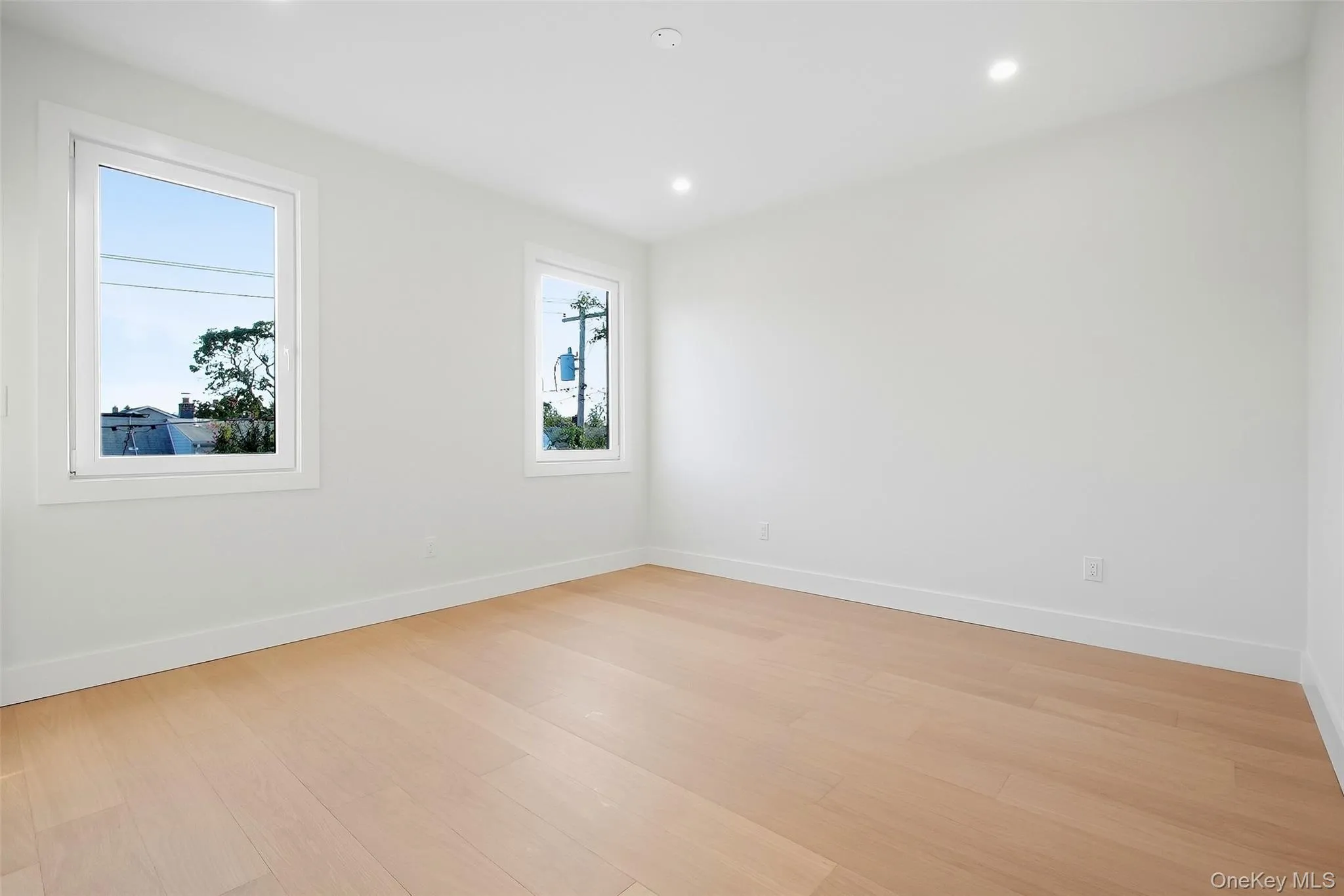 38 Birch Lane, Hempstead, NY, 5 Bedrooms Bedrooms, 13 Rooms Rooms,3 BathroomsBathrooms,Residential,For Rent,Birch,0,1052481 38 Birch Lane, Hempstead, NY, 5 Bedrooms Bedrooms, 13 Rooms Rooms,3 BathroomsBathrooms,Residential,For Rent,Birch,0,1052481