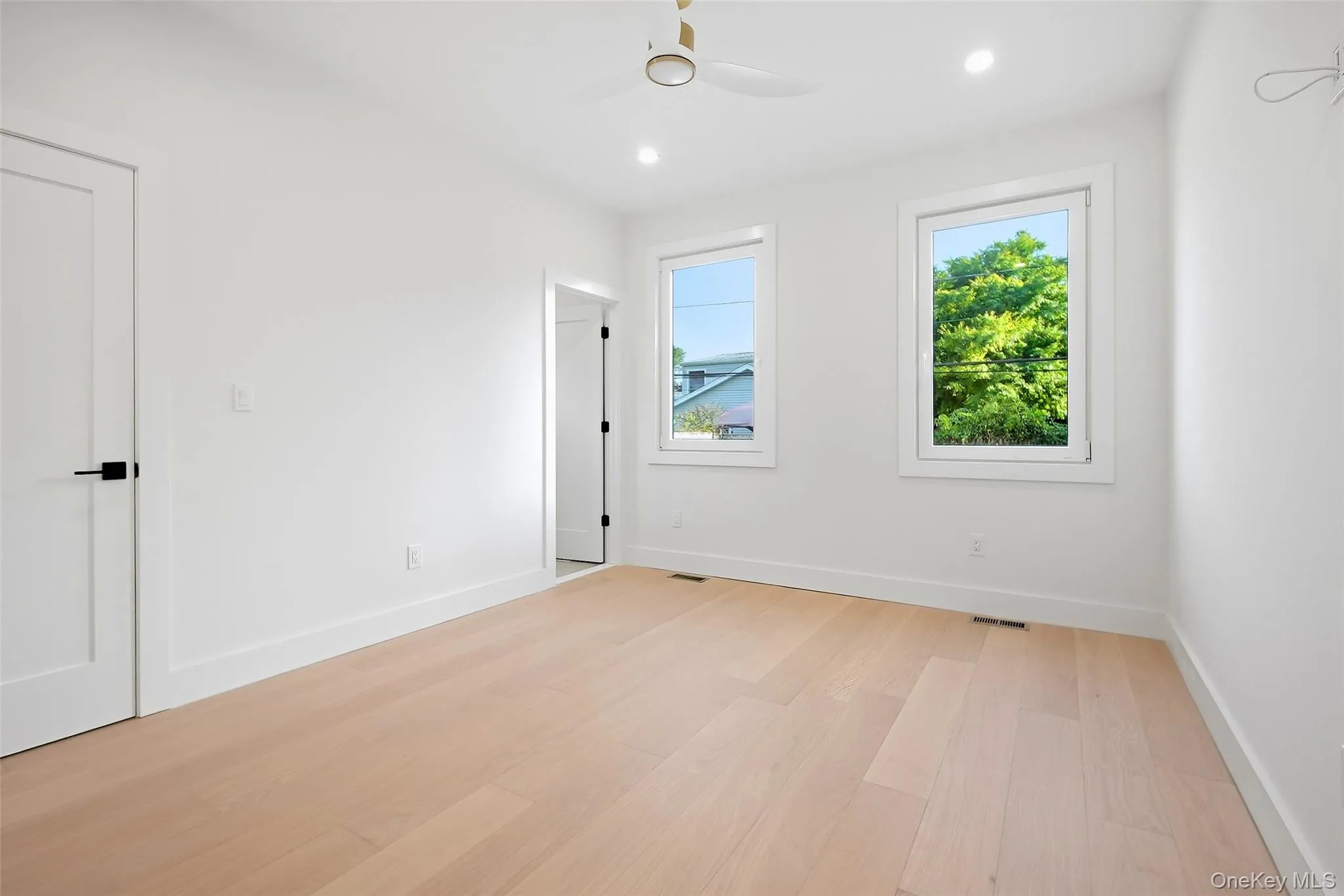 38 Birch Lane, Hempstead, NY, 5 Bedrooms Bedrooms, 13 Rooms Rooms,3 BathroomsBathrooms,Residential,For Rent,Birch,0,1052481 38 Birch Lane, Hempstead, NY, 5 Bedrooms Bedrooms, 13 Rooms Rooms,3 BathroomsBathrooms,Residential,For Rent,Birch,0,1052481