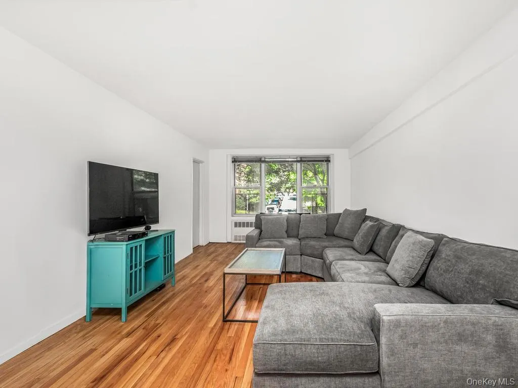 2736 Independence Avenue, New York, NY, 1 Bedroom Bedrooms, 3 Rooms Rooms,1 BathroomBathrooms,Residential,For Rent,Independence,0,1052482 2736 Independence Avenue, New York, NY, 1 Bedroom Bedrooms, 3 Rooms Rooms,1 BathroomBathrooms,Residential,For Rent,Independence,0,1052482