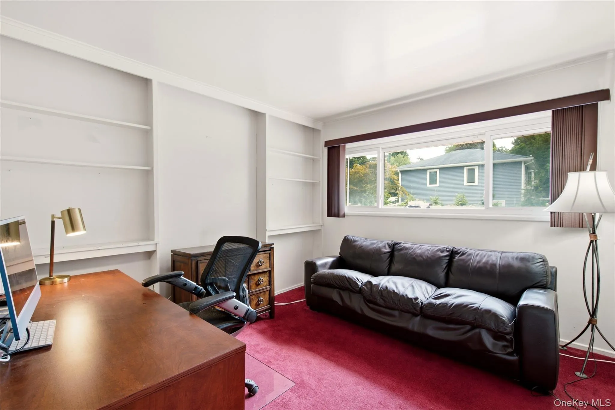 Bedroom or Office Space Bedroom or Office Space
