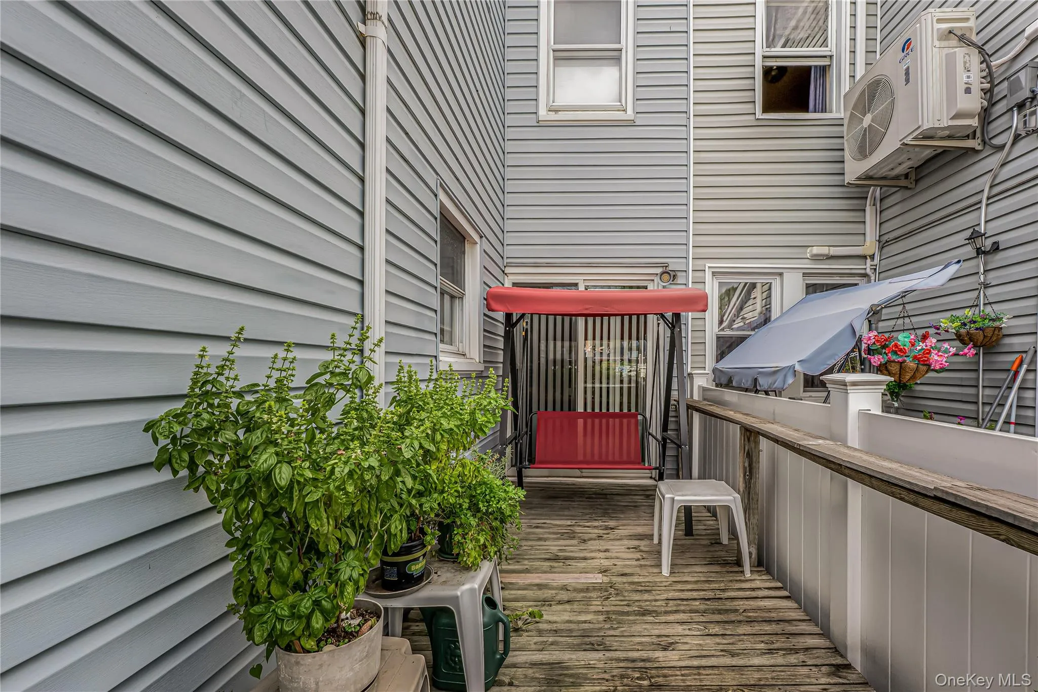 9307 76th Street, New York, NY, 3 Bedrooms Bedrooms, 6 Rooms Rooms,1 BathroomBathrooms,Residential,For Rent,76th,0,1052492 9307 76th Street, New York, NY, 3 Bedrooms Bedrooms, 6 Rooms Rooms,1 BathroomBathrooms,Residential,For Rent,76th,0,1052492