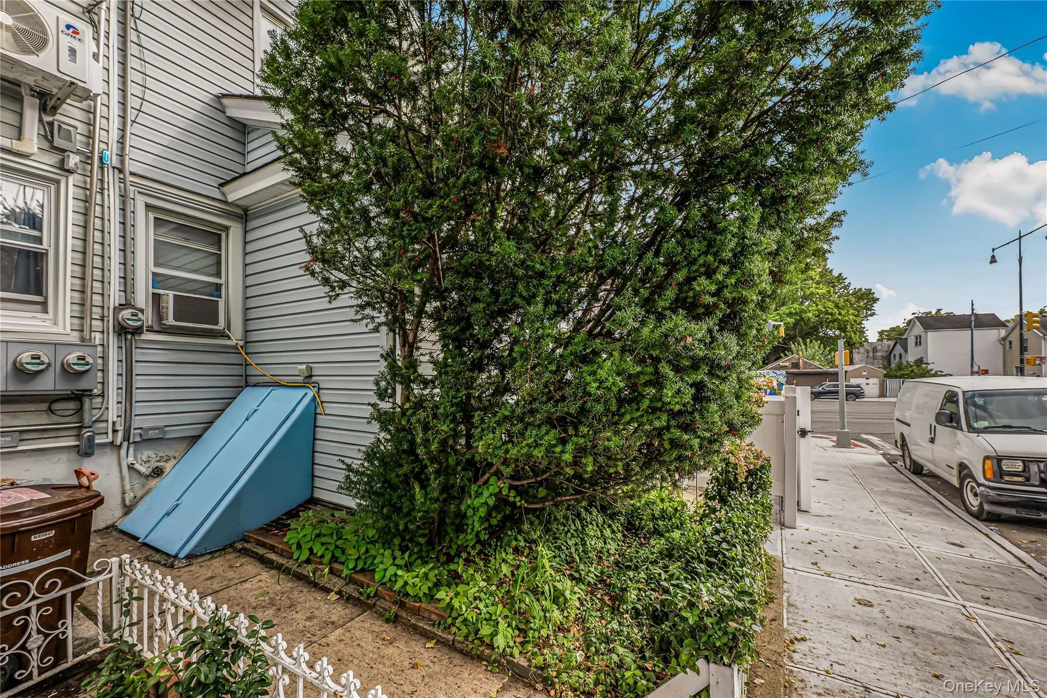 9307 76th Street, New York, NY, 3 Bedrooms Bedrooms, 6 Rooms Rooms,1 BathroomBathrooms,Residential,For Rent,76th,0,1052492 9307 76th Street, New York, NY, 3 Bedrooms Bedrooms, 6 Rooms Rooms,1 BathroomBathrooms,Residential,For Rent,76th,0,1052492