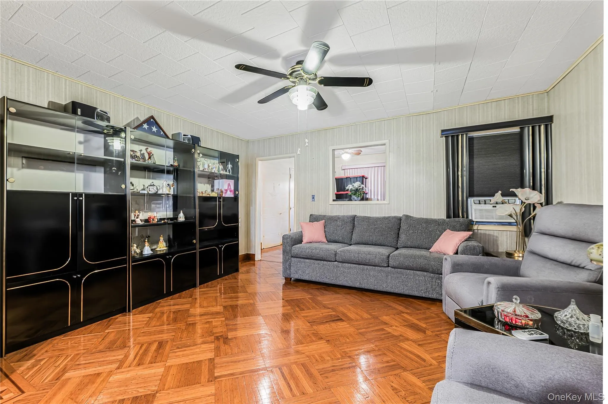 9307 76th Street, New York, NY, 3 Bedrooms Bedrooms, 6 Rooms Rooms,1 BathroomBathrooms,Residential,For Rent,76th,0,1052492 9307 76th Street, New York, NY, 3 Bedrooms Bedrooms, 6 Rooms Rooms,1 BathroomBathrooms,Residential,For Rent,76th,0,1052492